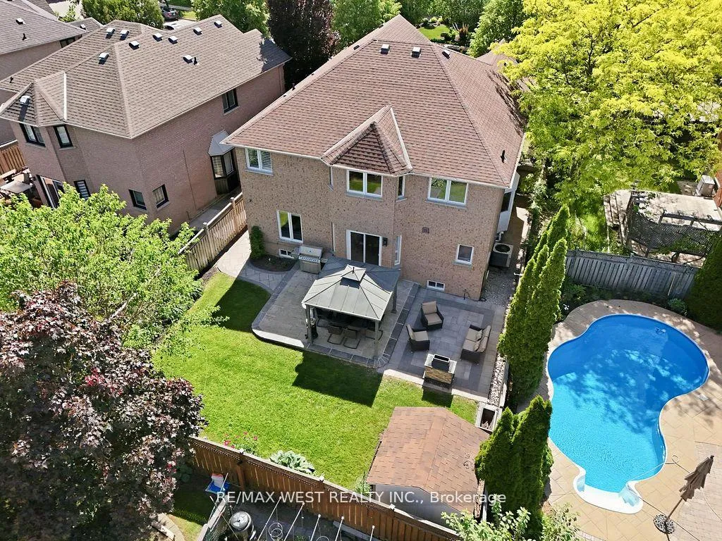 Photo 41 of 205 Fletcher Drive, Vaughan, Maple — HOMEH