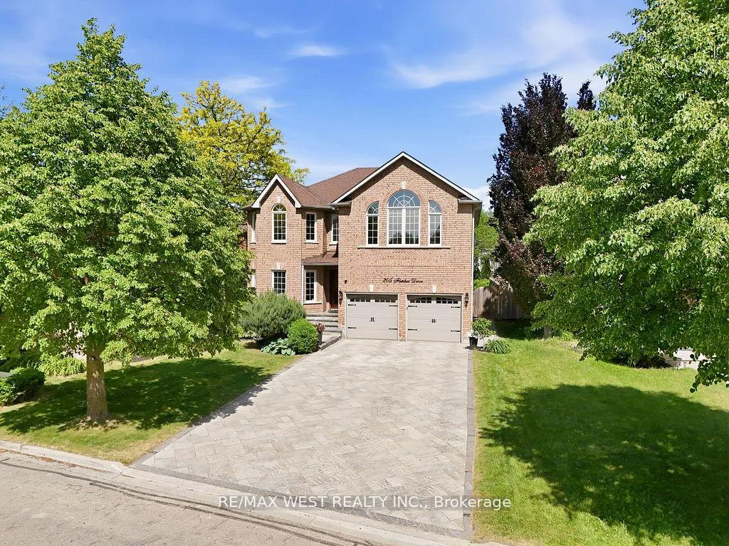 Photo 43 of 205 Fletcher Drive, Vaughan, Maple — HOMEH