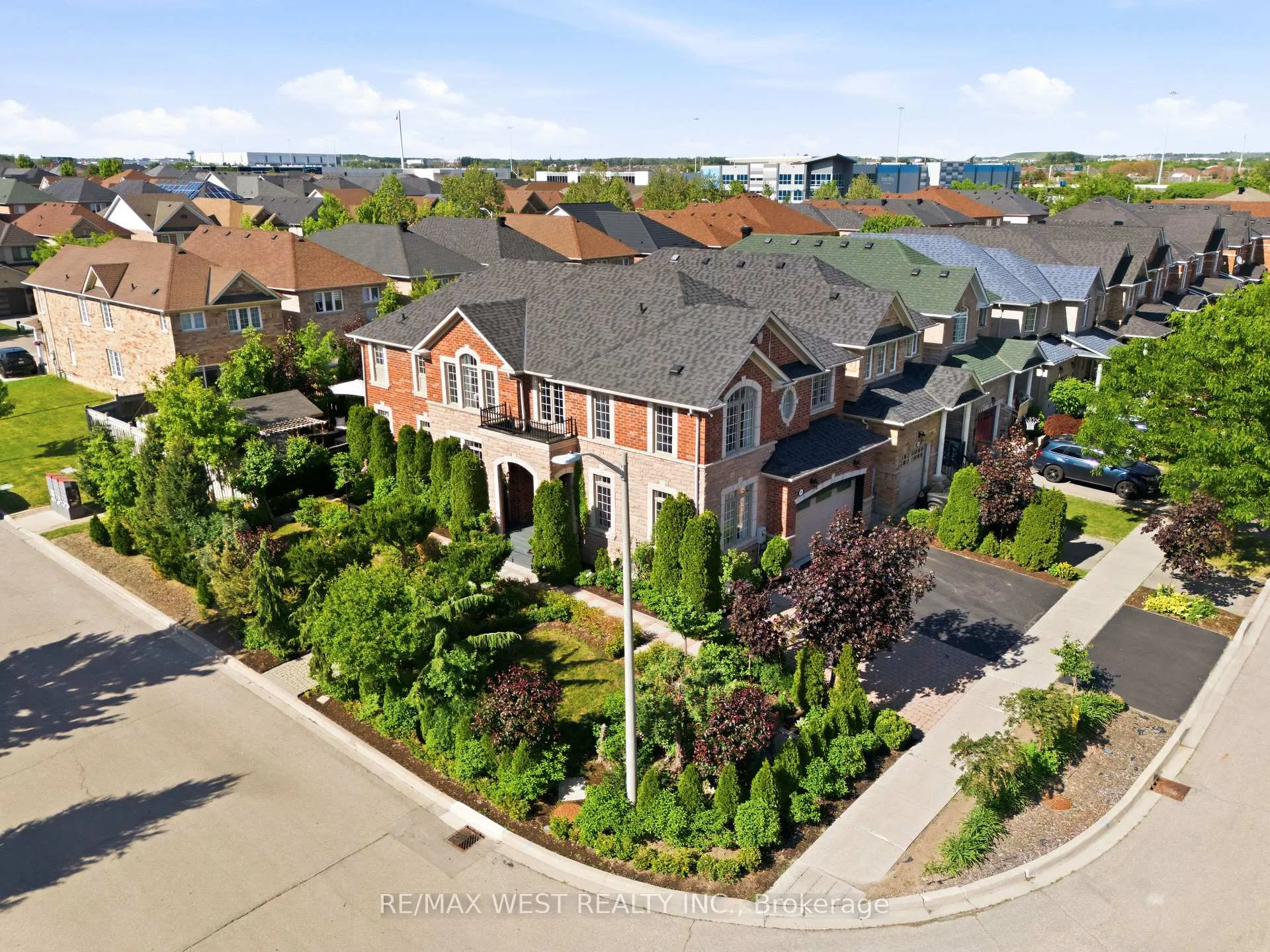 Front of 127 Ozner Crescent