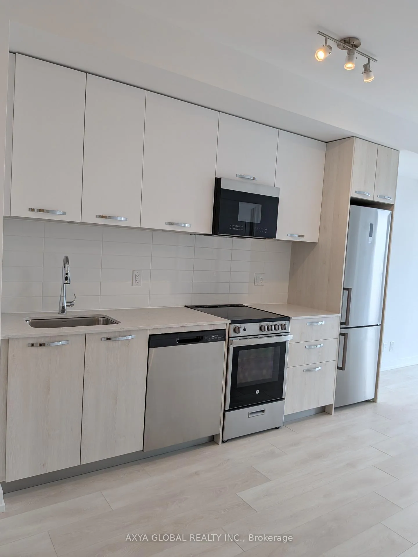 Photo 8 of Unit 2601, 75 James Street S, Hamilton, Corktown — HOMEH