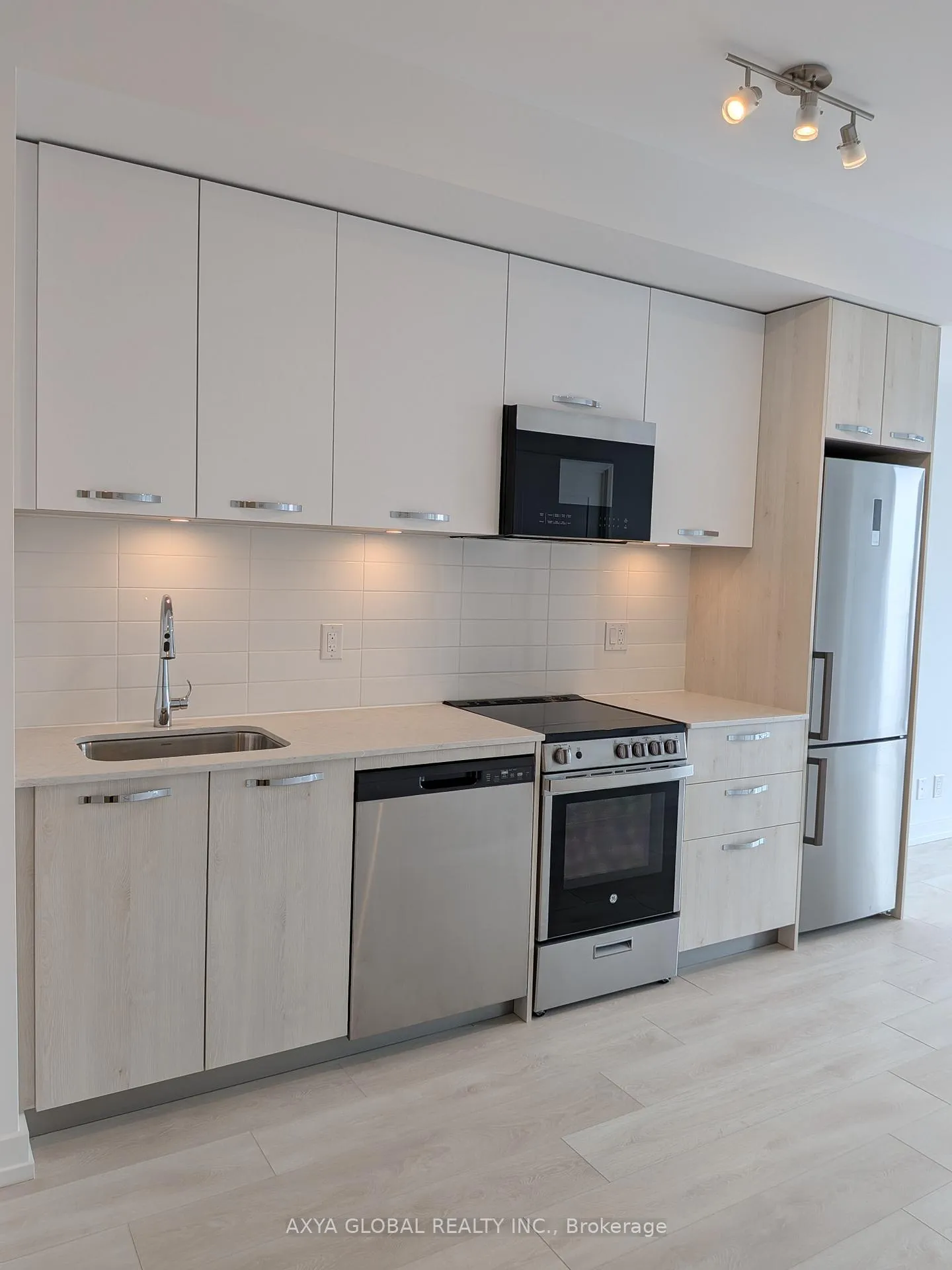 Photo 9 of Unit 2601, 75 James Street S, Hamilton, Corktown — HOMEH