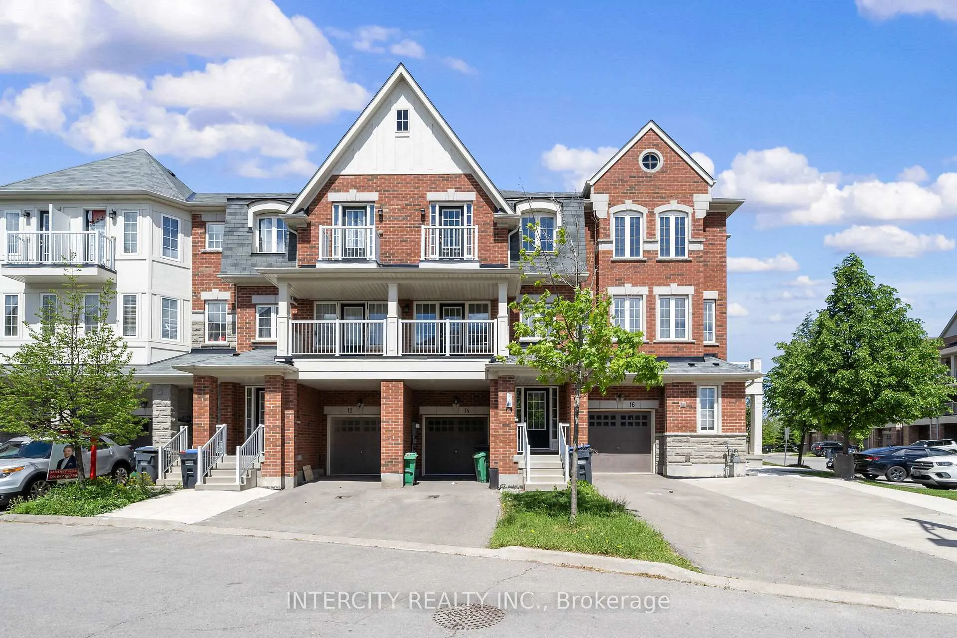 Photo 1 of 14 Rabbit Run Way, Brampton, Heart Lake East — HOMEH