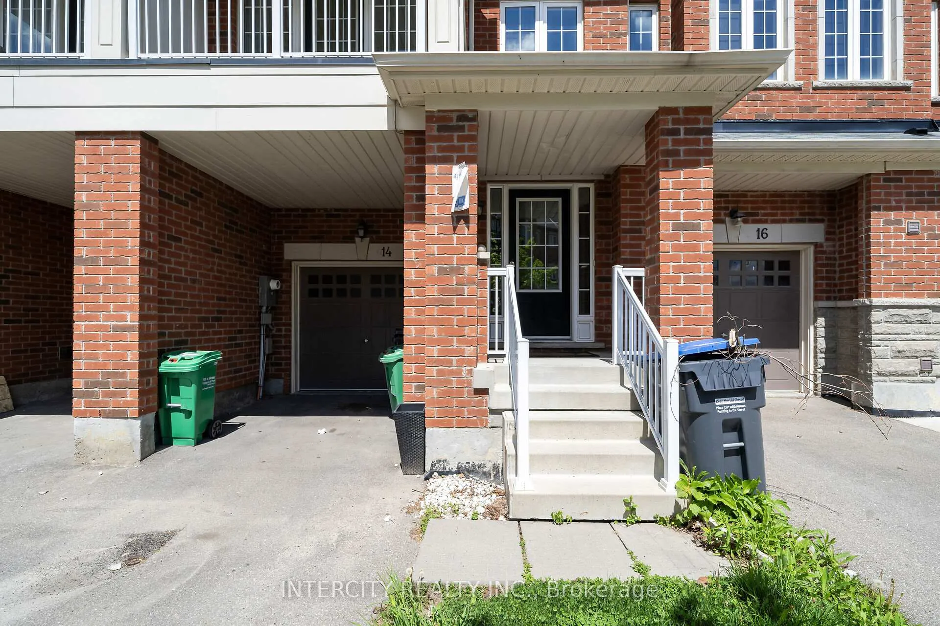 Photo 2 of 14 Rabbit Run Way, Brampton, Heart Lake East — HOMEH