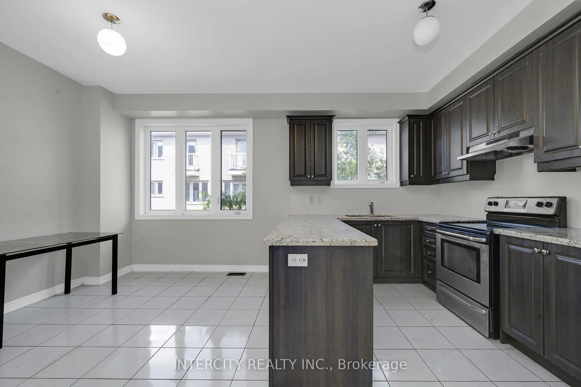 Photo 7 of 14 Rabbit Run Way, Brampton, Heart Lake East — HOMEH