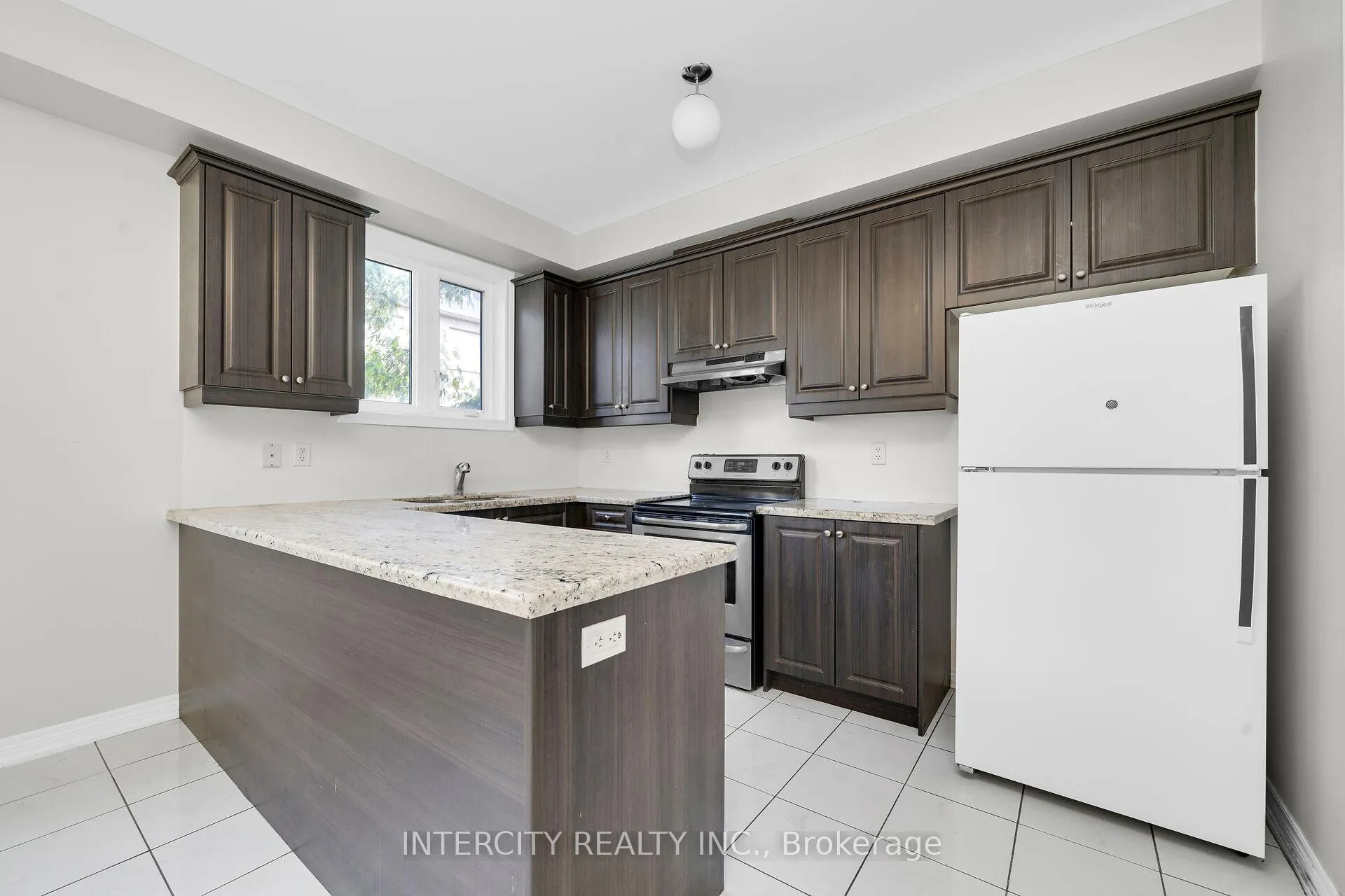 Photo 8 of 14 Rabbit Run Way, Brampton, Heart Lake East — HOMEH
