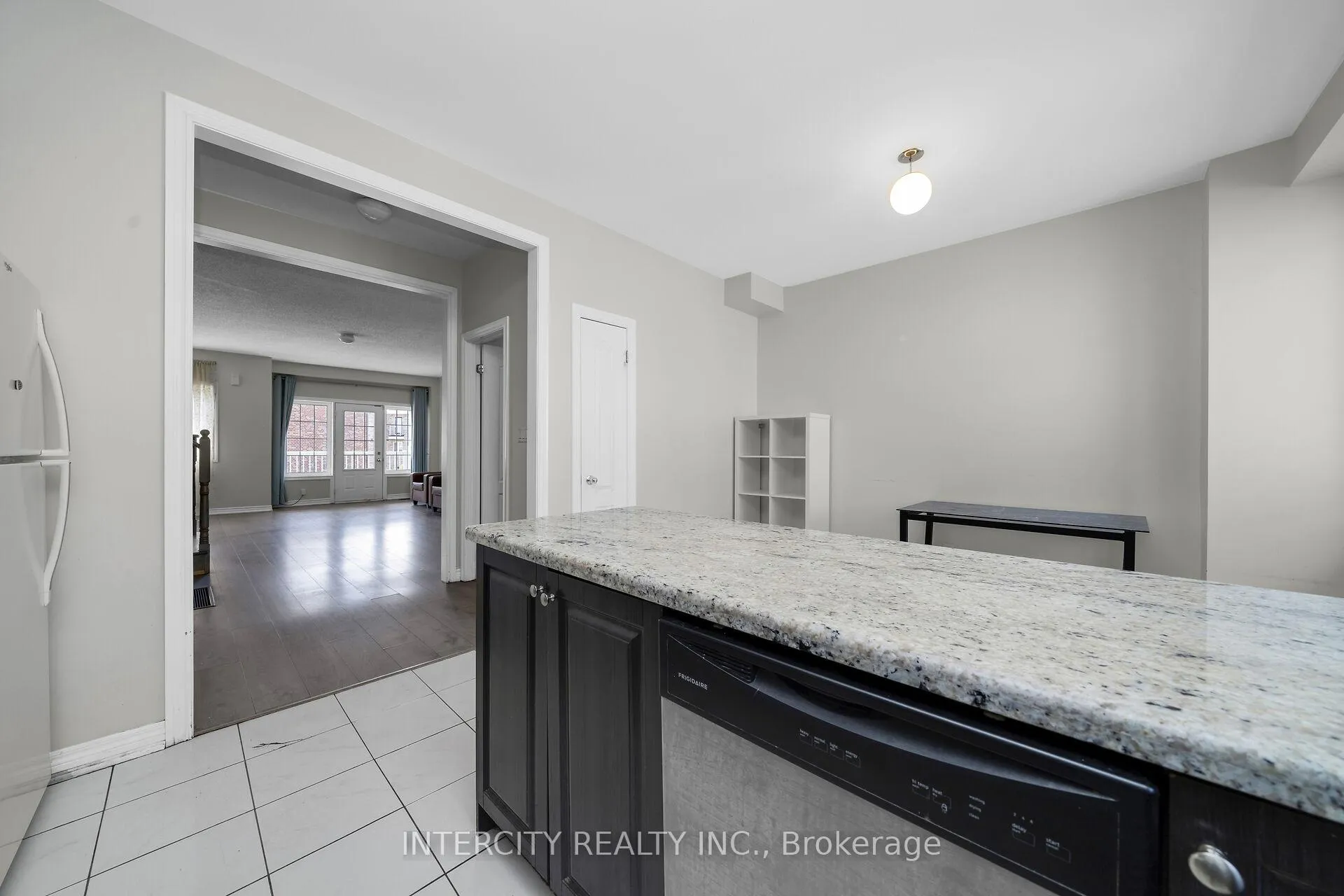Photo 12 of 14 Rabbit Run Way, Brampton, Heart Lake East — HOMEH