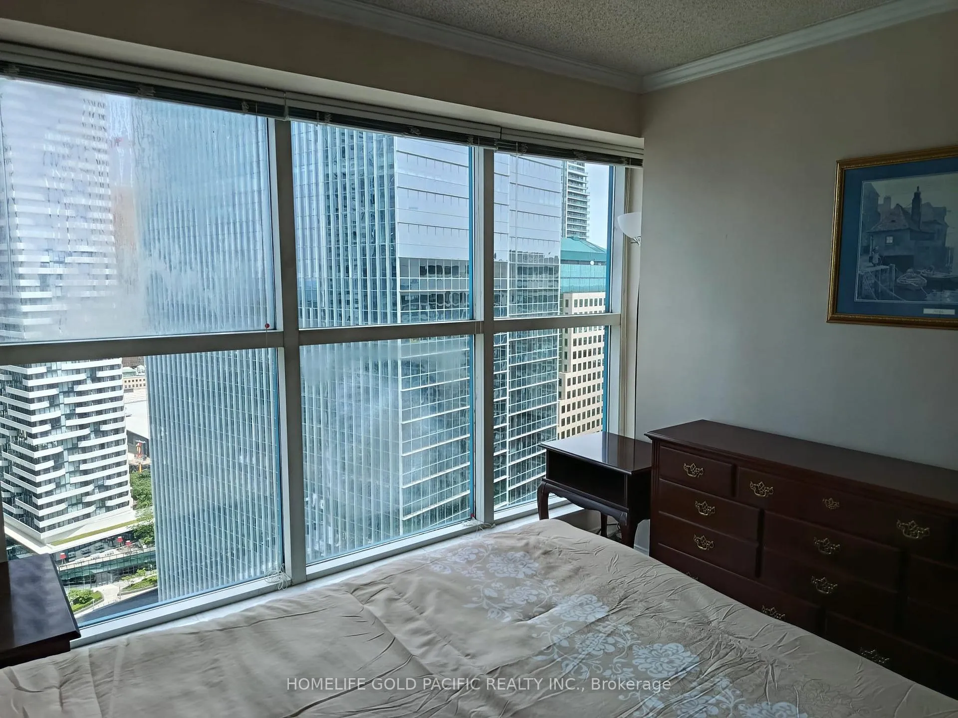 Photo 5 of Unit 3702, 77 Harbour Square, Toronto, Waterfront Communities — HOMEH