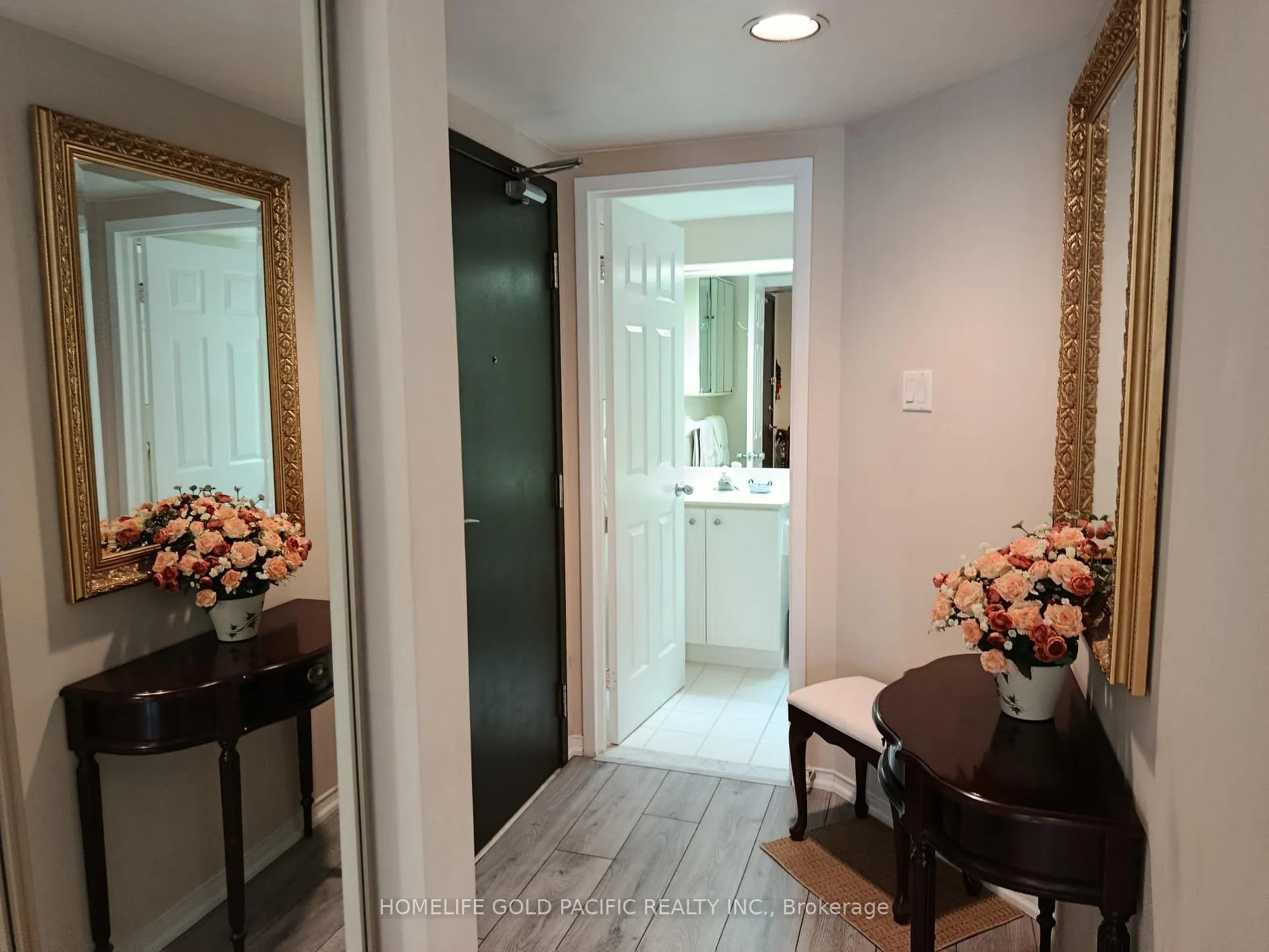 Photo 7 of Unit 3702, 77 Harbour Square, Toronto, Waterfront Communities — HOMEH