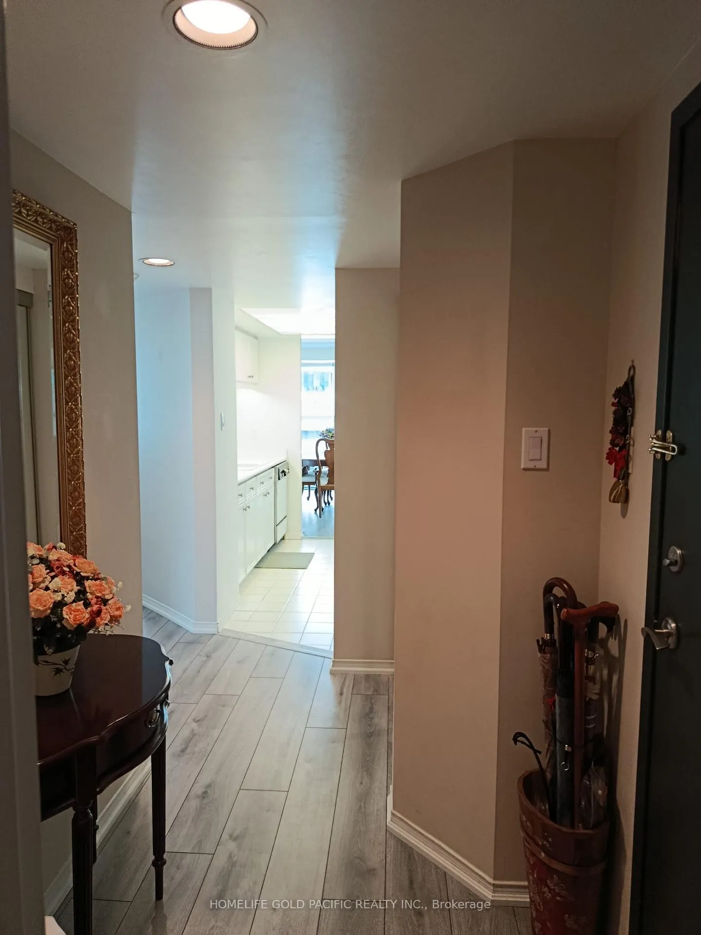 Photo 8 of Unit 3702, 77 Harbour Square, Toronto, Waterfront Communities — HOMEH