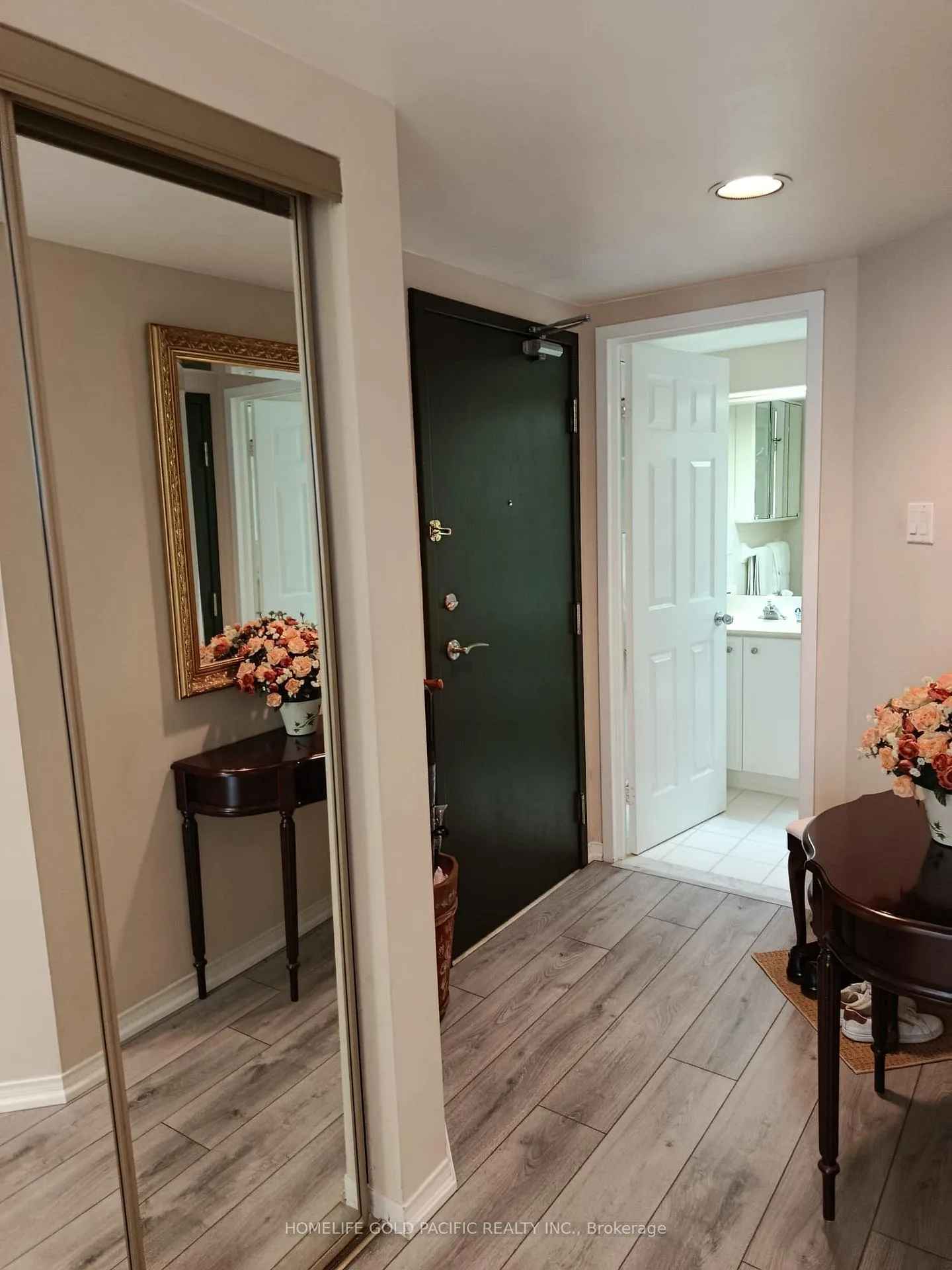 Photo 9 of Unit 3702, 77 Harbour Square, Toronto, Waterfront Communities — HOMEH