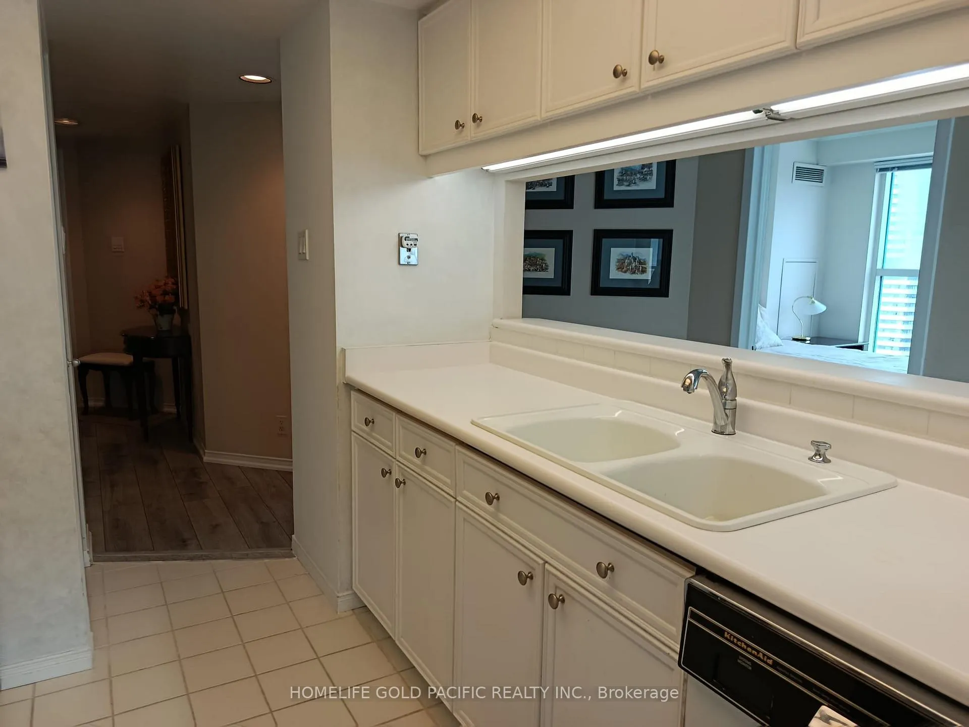 Photo 11 of Unit 3702, 77 Harbour Square, Toronto, Waterfront Communities — HOMEH