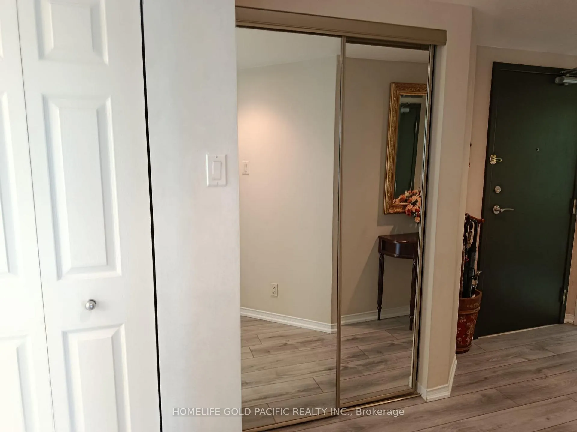 Photo 12 of Unit 3702, 77 Harbour Square, Toronto, Waterfront Communities — HOMEH