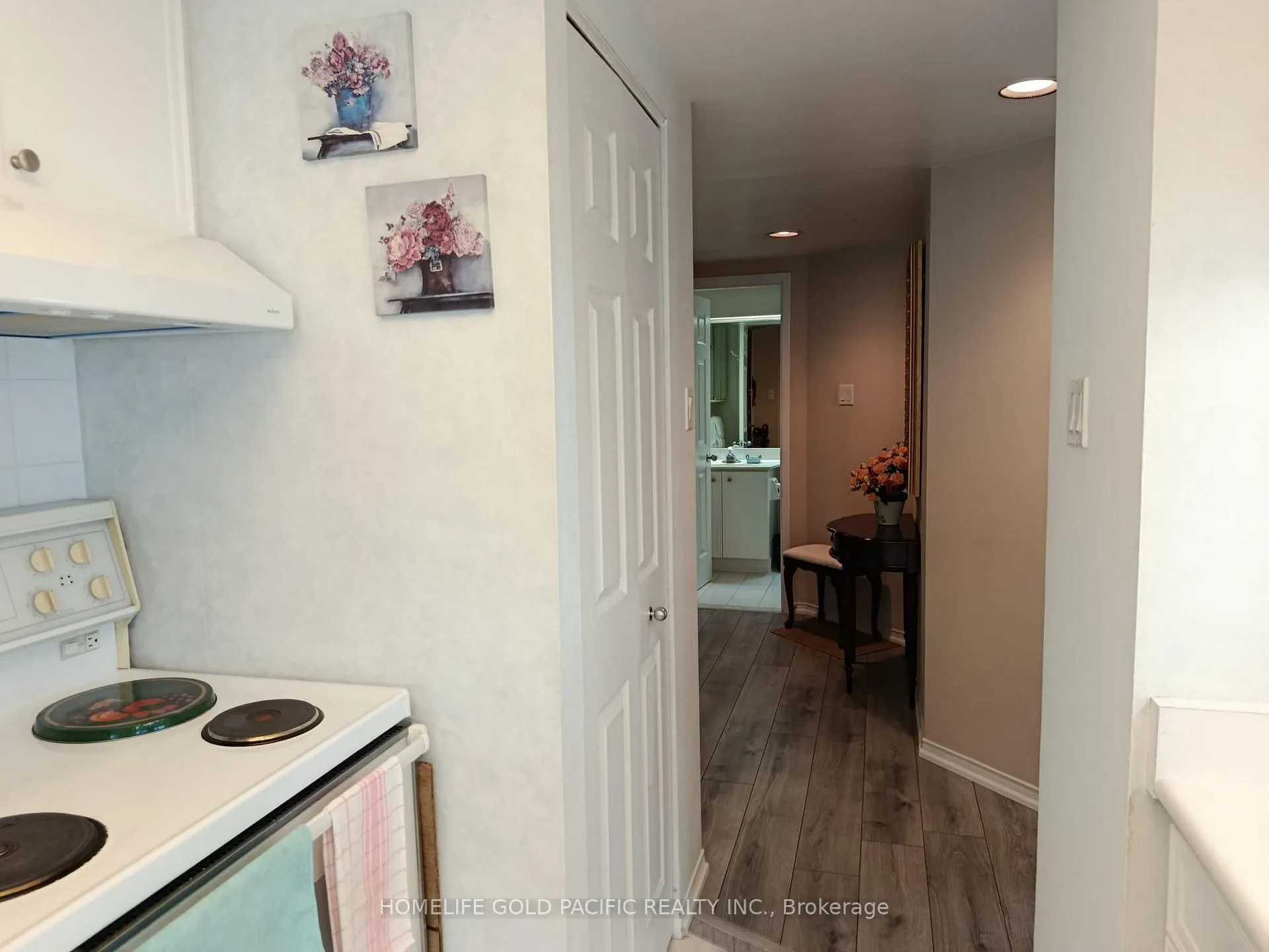 Photo 13 of Unit 3702, 77 Harbour Square, Toronto, Waterfront Communities — HOMEH