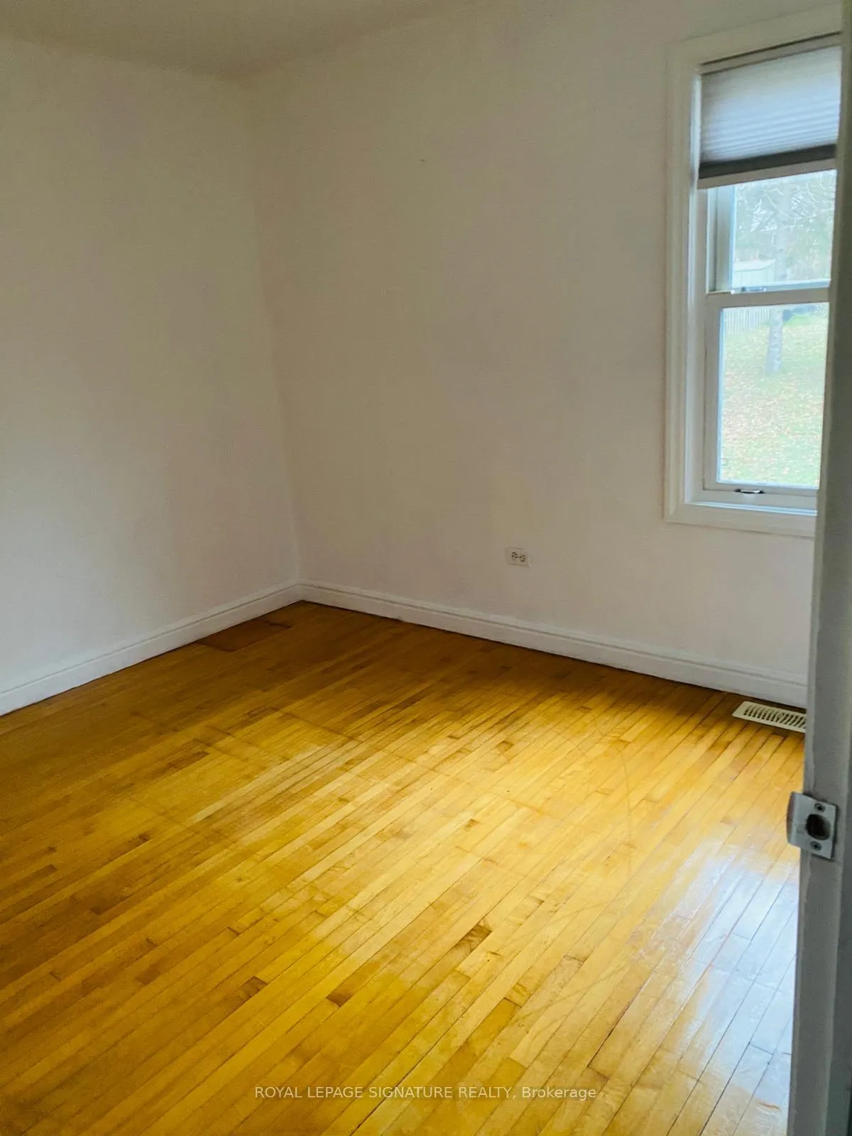 Photo 15 of 59 Penetang Street, Barrie, Codrington — HOMEH