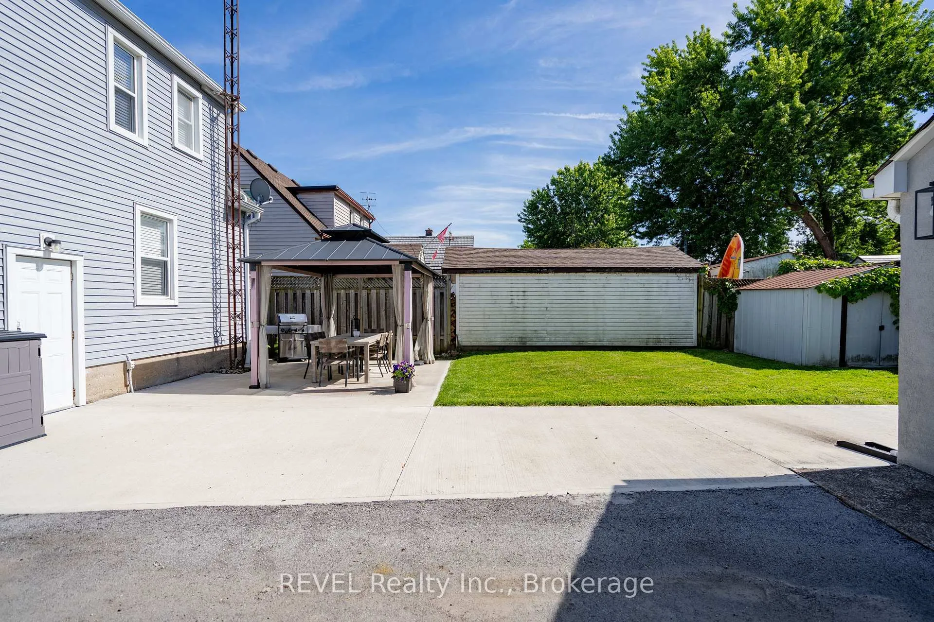 Photo 4 of 455 Wallace Avenue N, Welland, Welland Downtown — HOMEH
