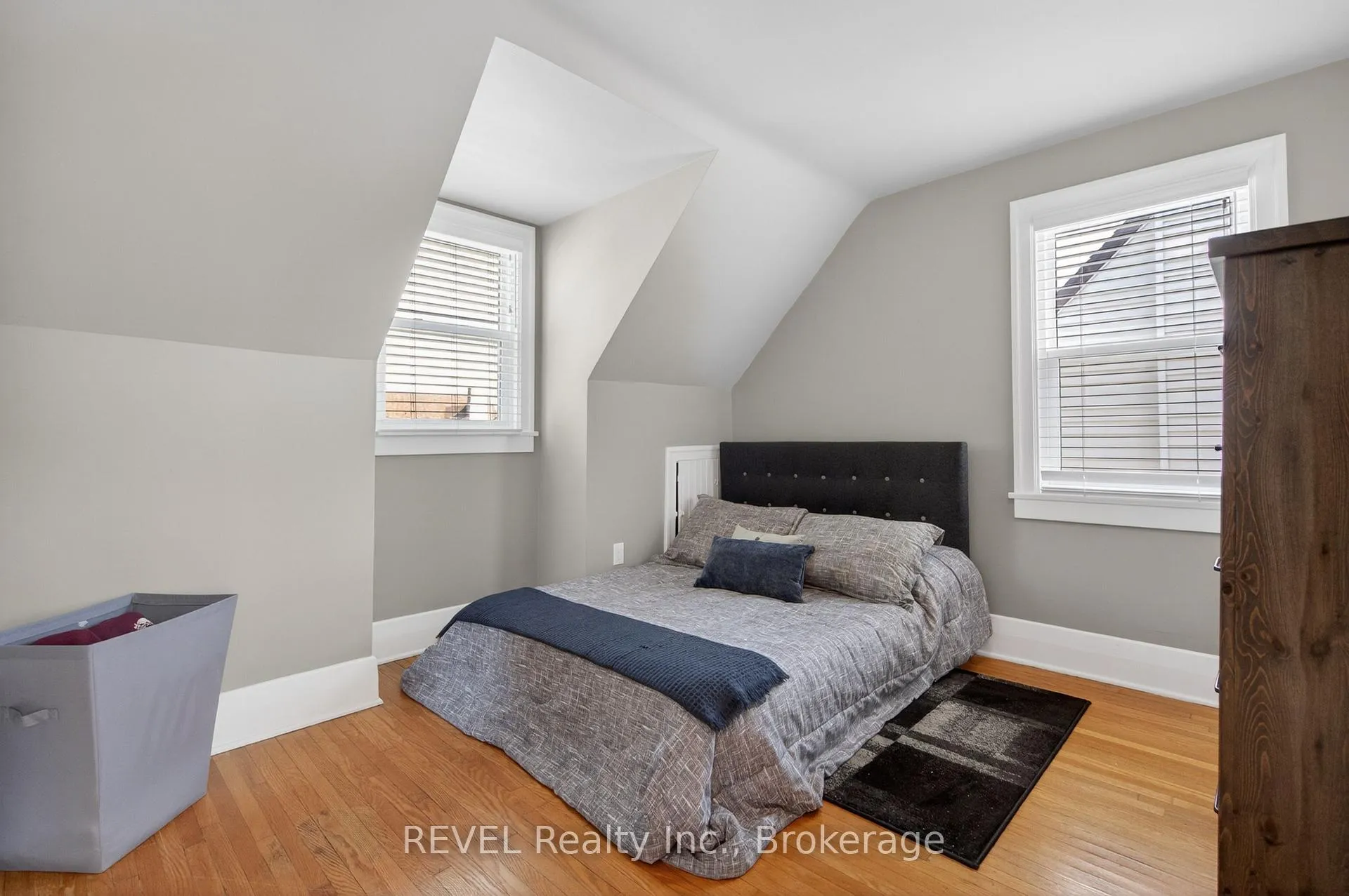 Photo 20 of 455 Wallace Avenue N, Welland, Welland Downtown — HOMEH