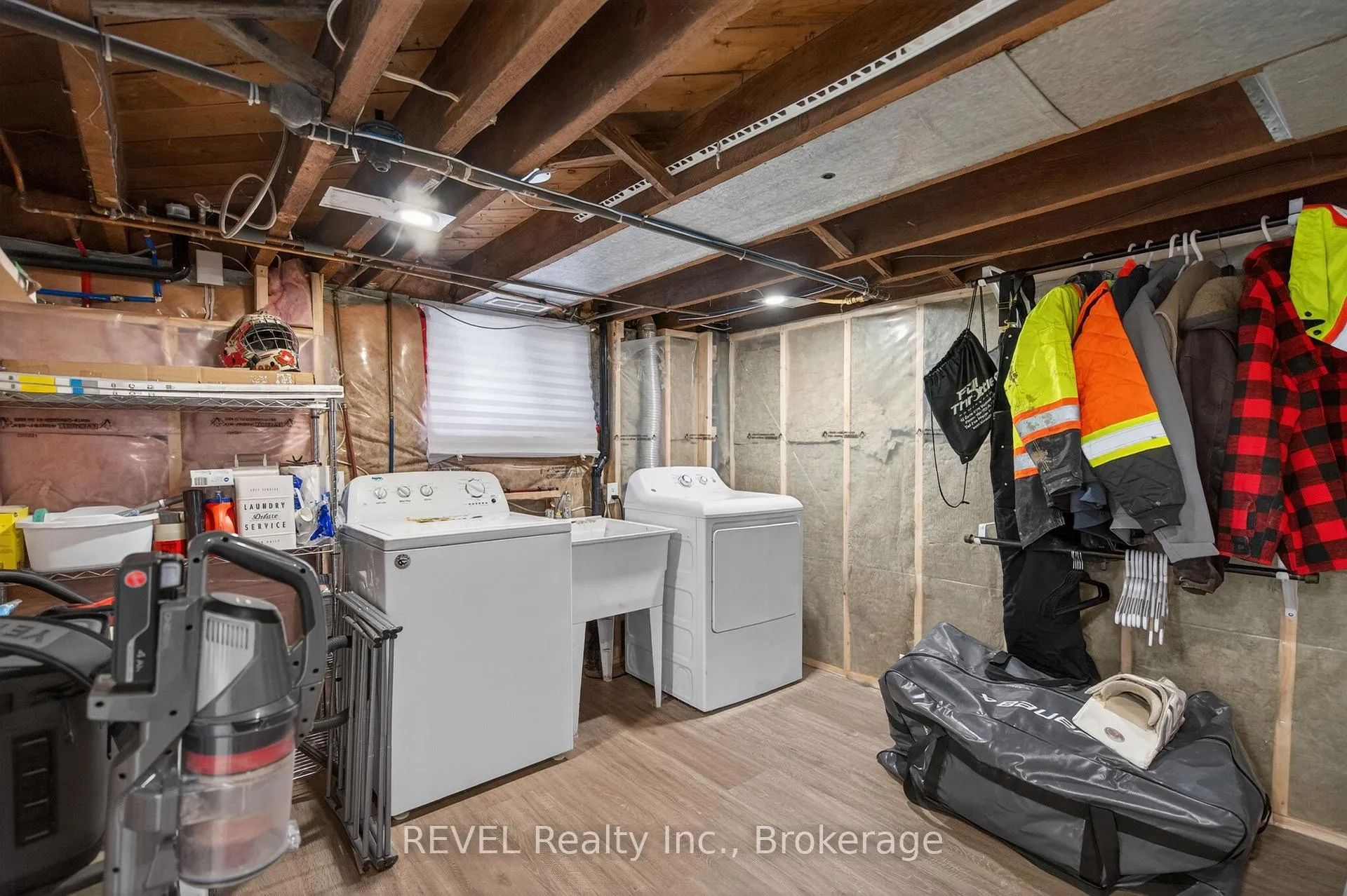 Photo 25 of 455 Wallace Avenue N, Welland, Welland Downtown — HOMEH