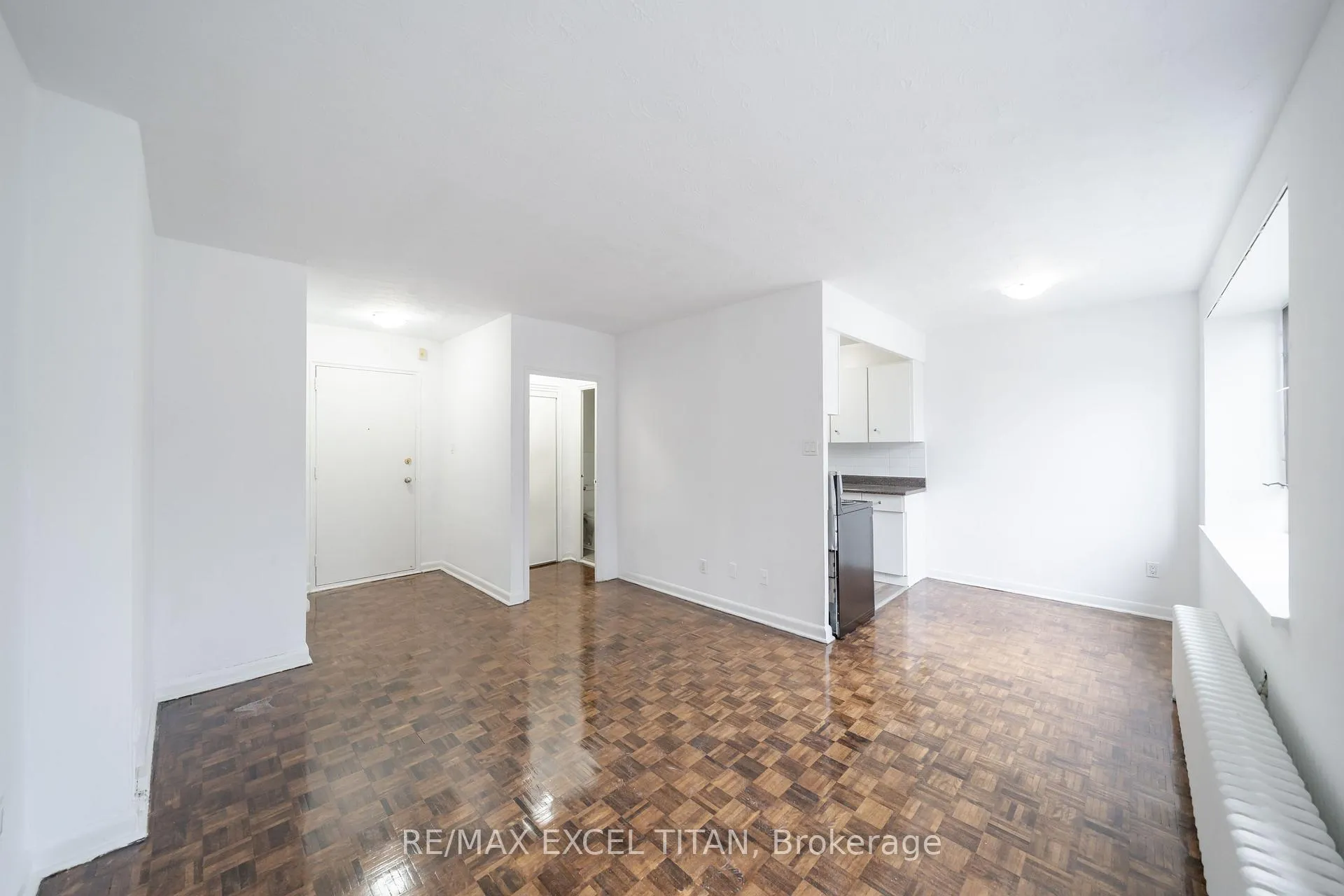 Photo 3 of Unit 510, 2895 Bathurst Street, Toronto, Bedford Park-Nortown — HOMEH