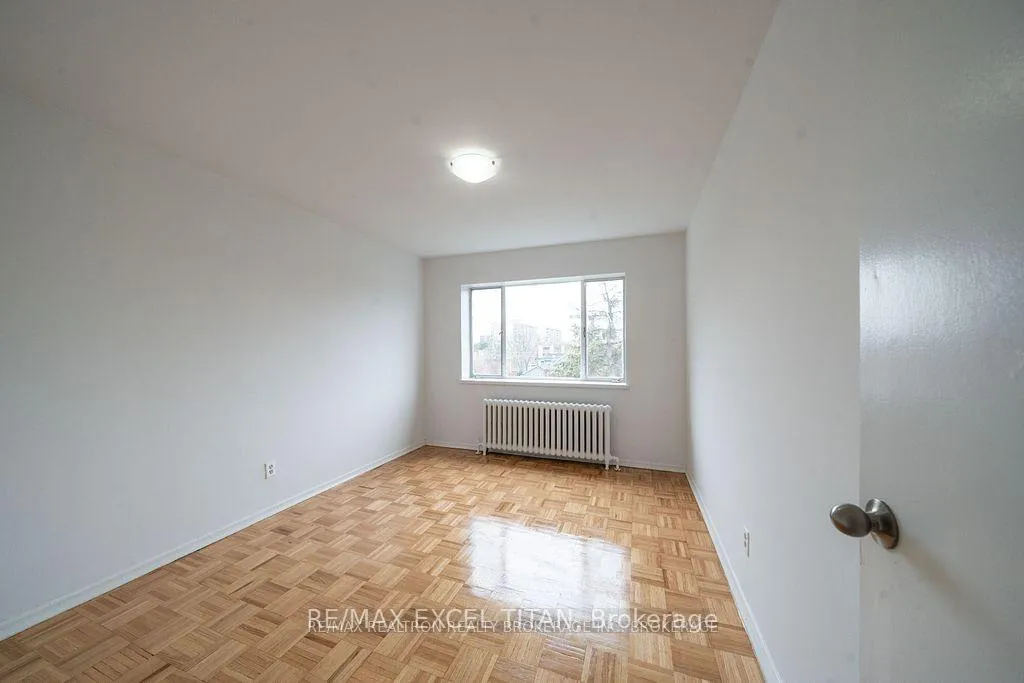 Photo 5 of Unit 9, 799 Robinson Street, Burlington, Brant — HOMEH