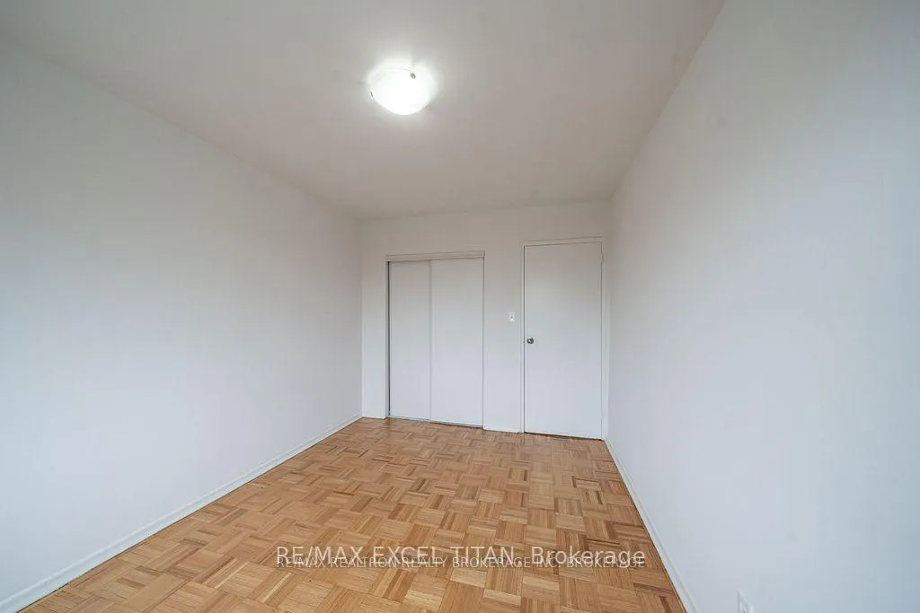 Photo 6 of Unit 9, 799 Robinson Street, Burlington, Brant — HOMEH