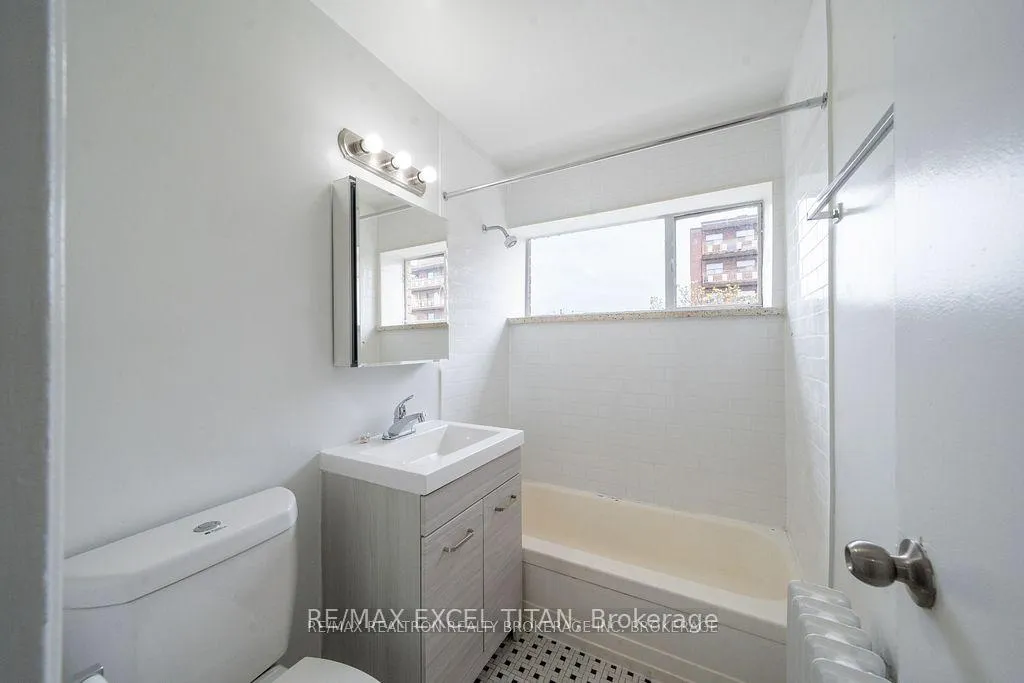 Photo 9 of Unit 9, 799 Robinson Street, Burlington, Brant — HOMEH
