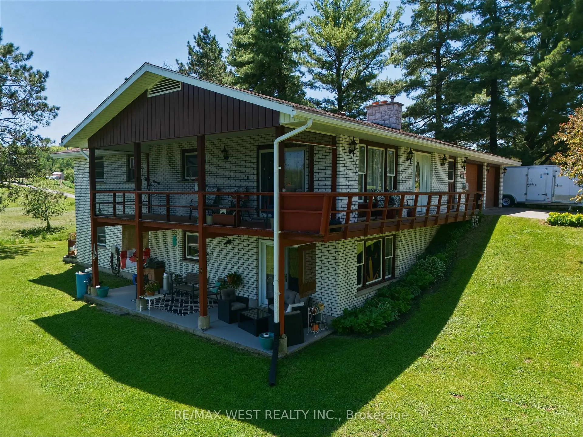 Photo 2 of 236 Queen Street, Burk's Falls — HOMEH