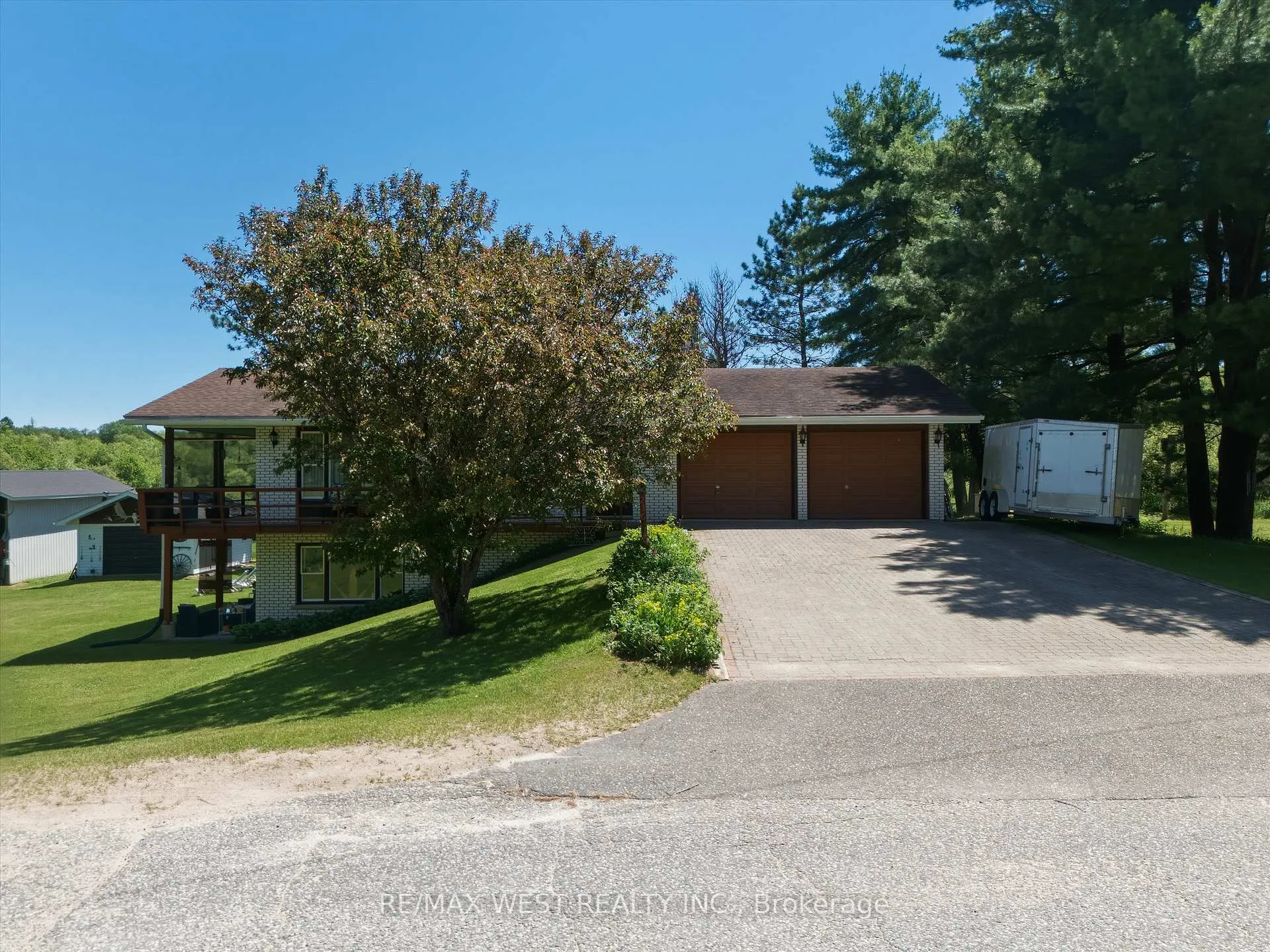 Photo 3 of 236 Queen Street, Burk's Falls — HOMEH