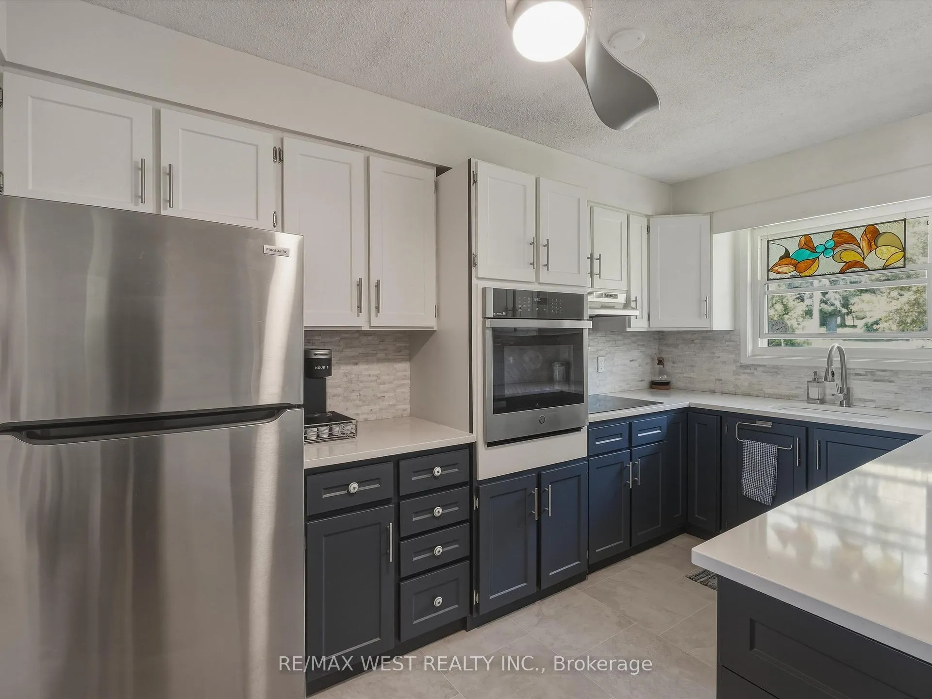 Photo 8 of 236 Queen Street, Burk's Falls — HOMEH