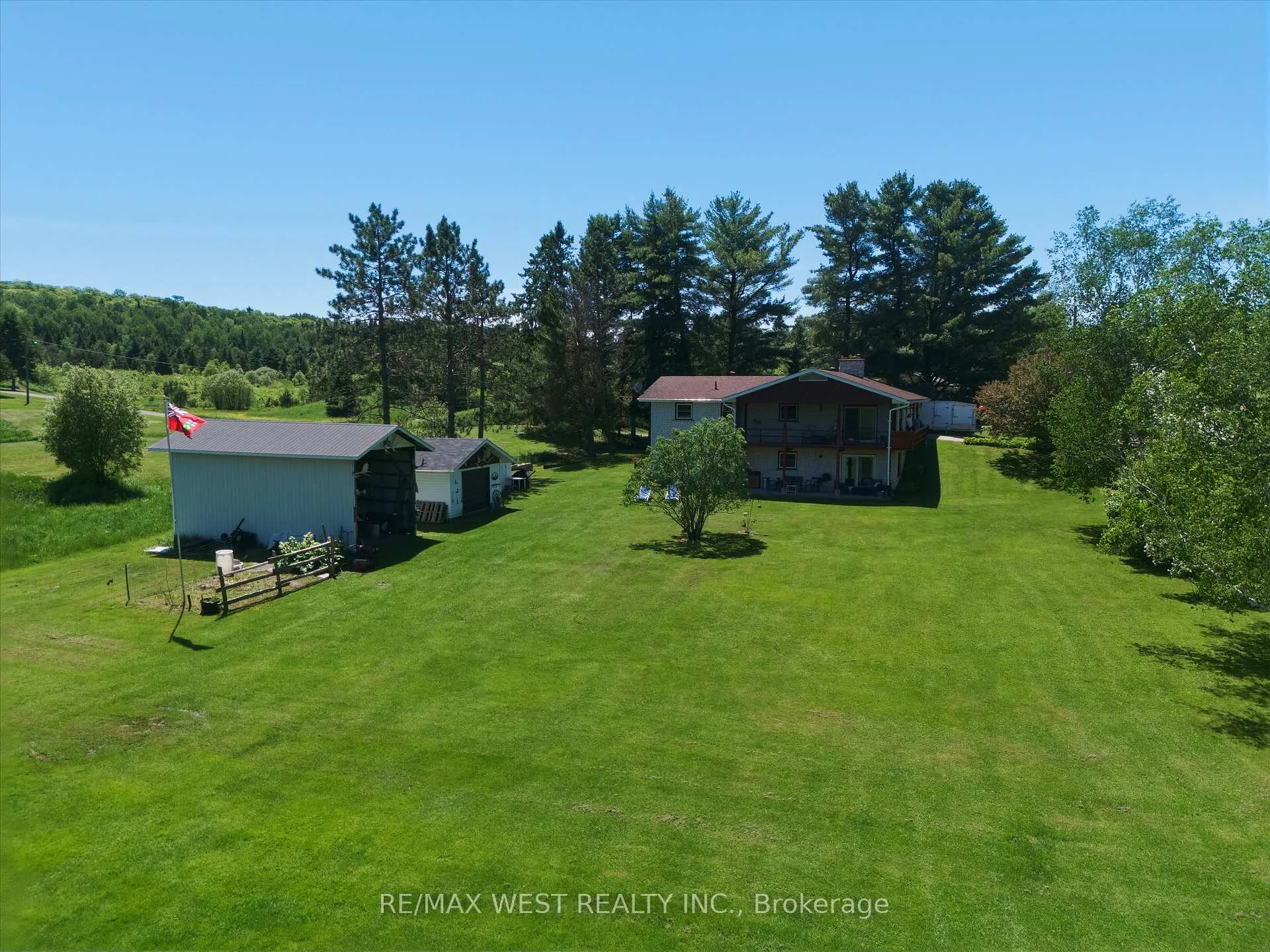 Photo 23 of 236 Queen Street, Burk's Falls — HOMEH