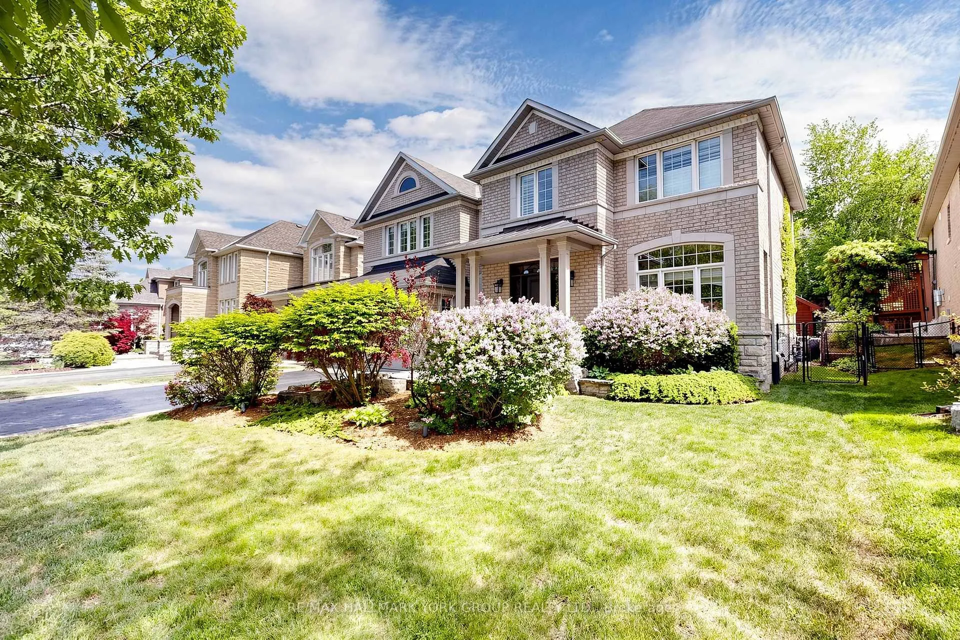 Photo 2 of 63 Willis Drive, Aurora, Aurora Highlands — HOMEH