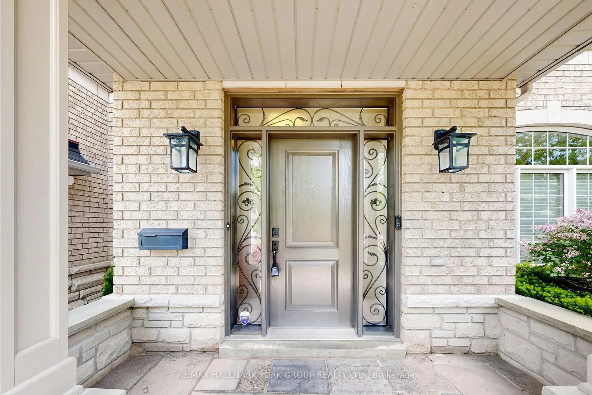 Photo 3 of 63 Willis Drive, Aurora, Aurora Highlands — HOMEH