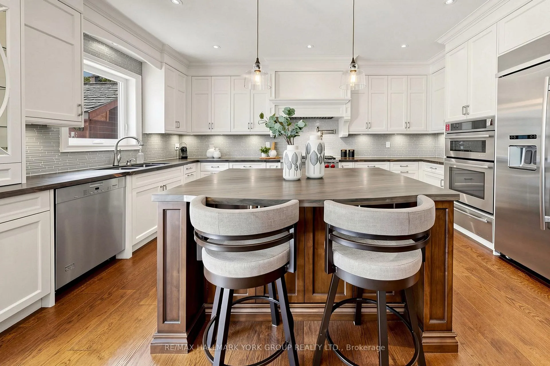 Photo 13 of 63 Willis Drive, Aurora, Aurora Highlands — HOMEH
