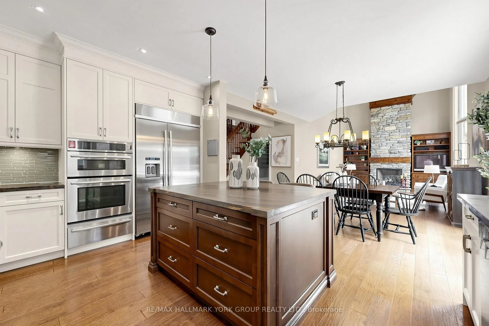 Photo 17 of 63 Willis Drive, Aurora, Aurora Highlands — HOMEH