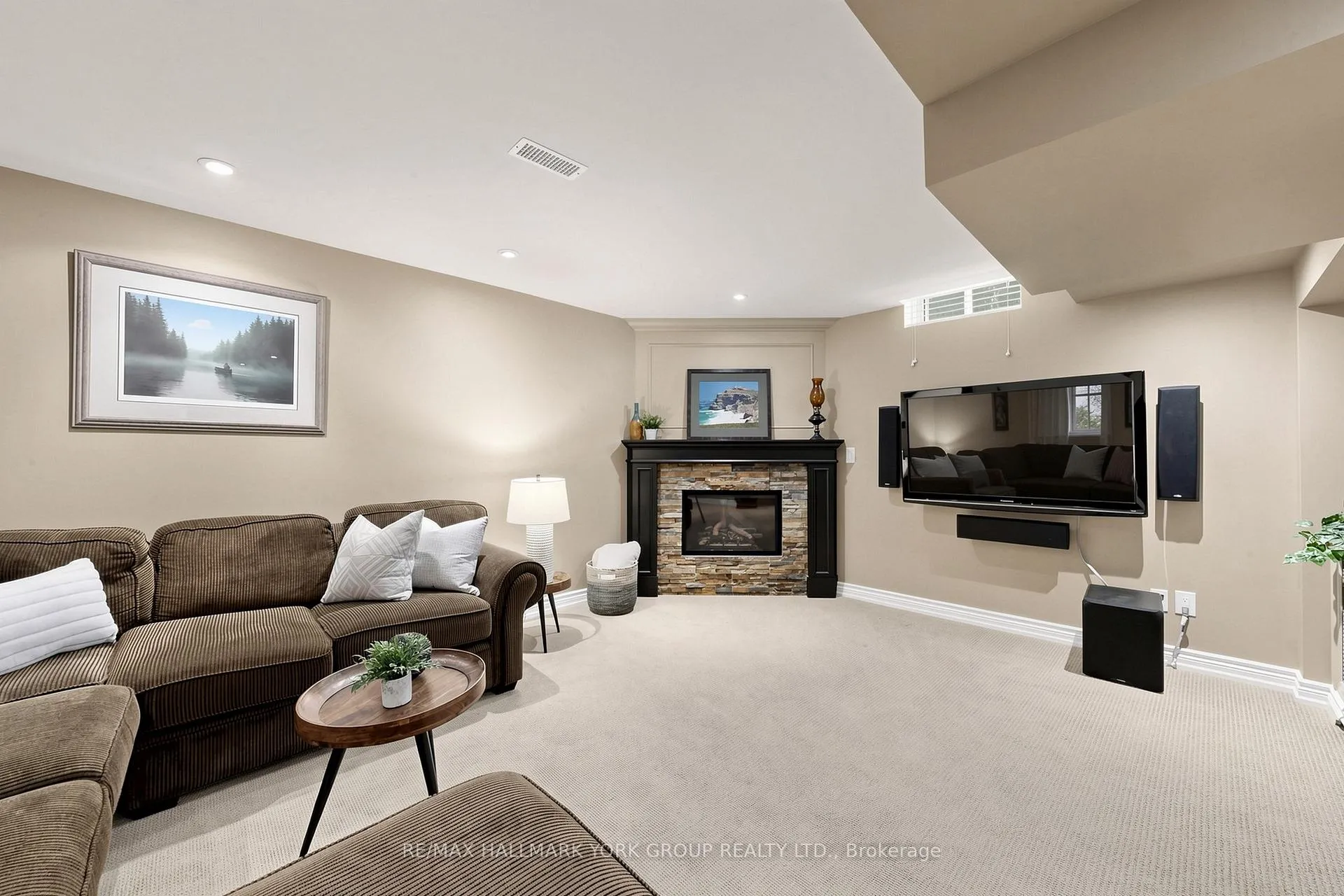 Photo 33 of 63 Willis Drive, Aurora, Aurora Highlands — HOMEH