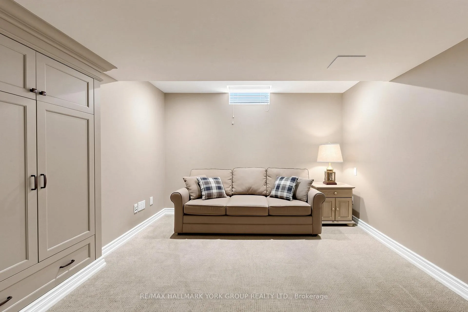Photo 37 of 63 Willis Drive, Aurora, Aurora Highlands — HOMEH