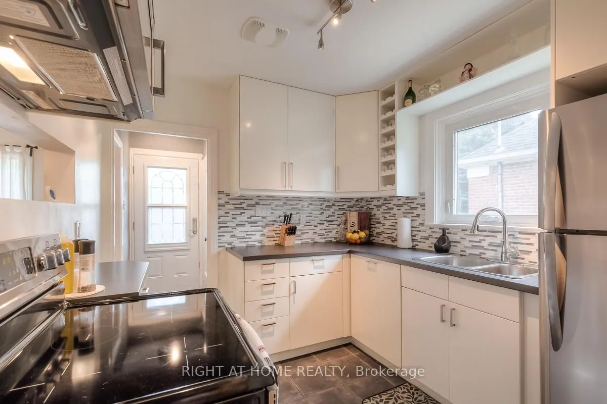 Photo 10 of 64 Royal York Road, Etobicoke, Mimico — HOMEH