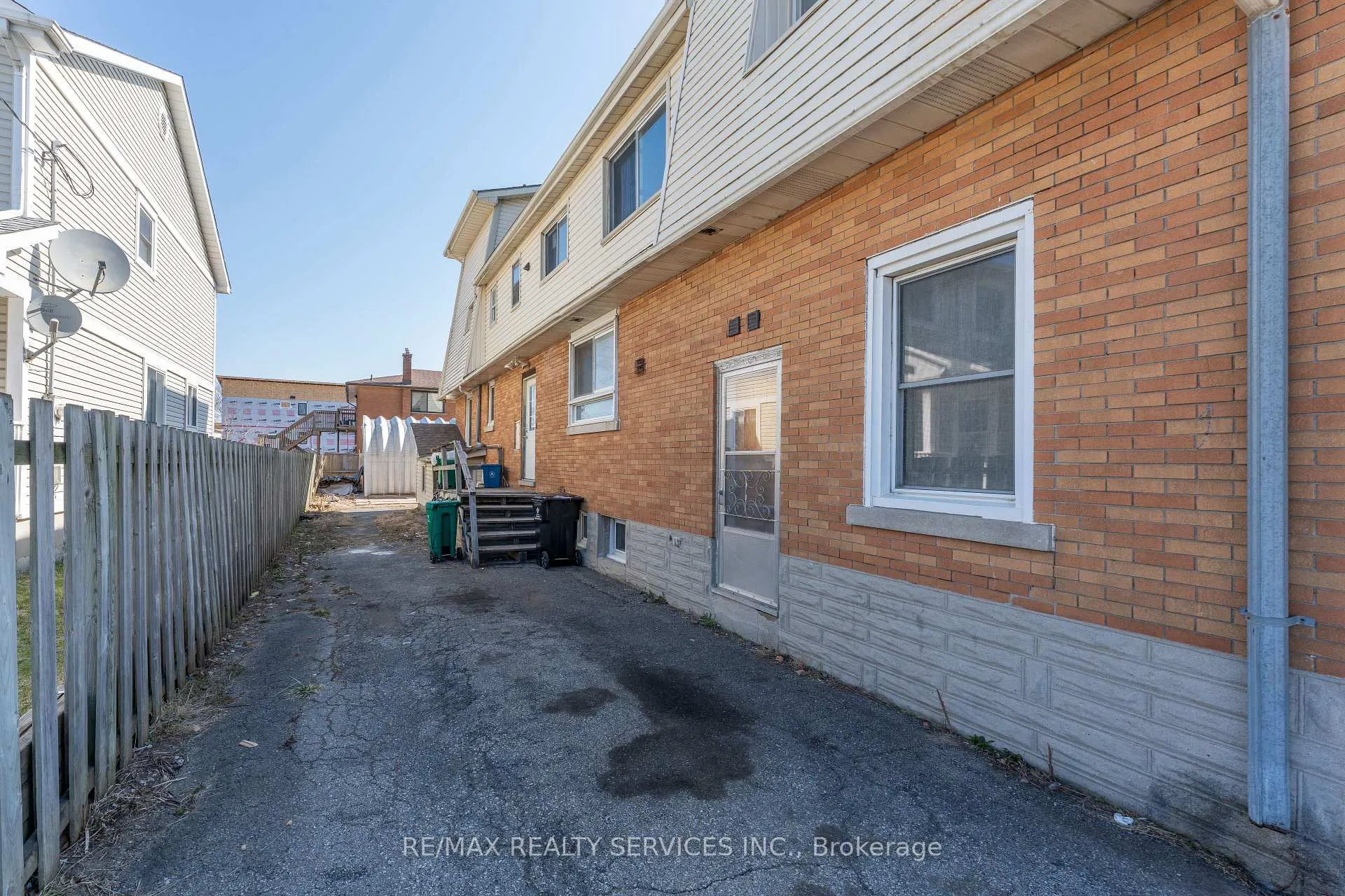 Photo 11 of 72 Florence Avenue, Kitchener, Centreville Chicopee — HOMEH