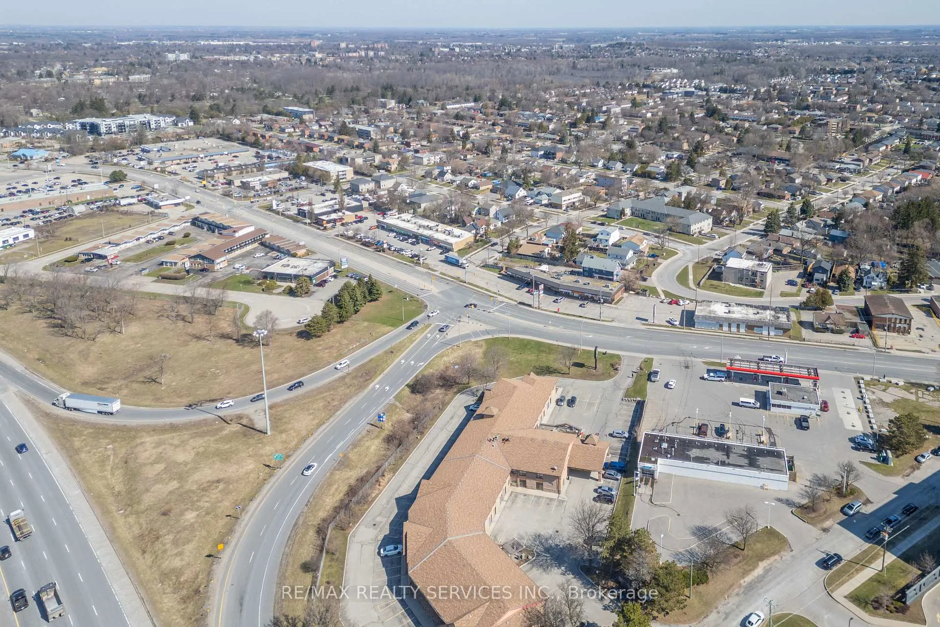 Photo 40 of 72 Florence Avenue, Kitchener, Centreville Chicopee — HOMEH