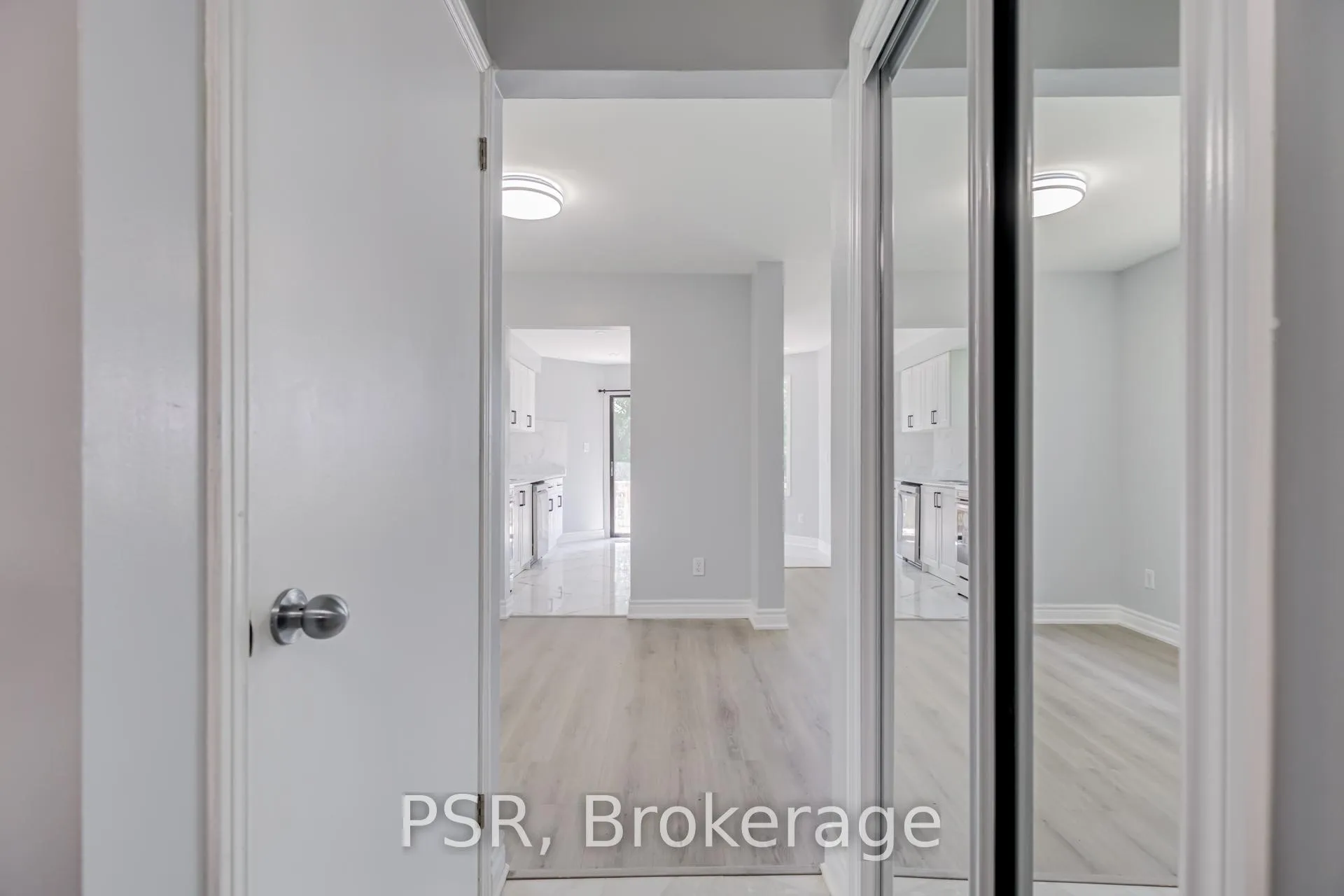 Photo 7 of 166 Adele Crescent, Oshawa, McLaughlin — HOMEH