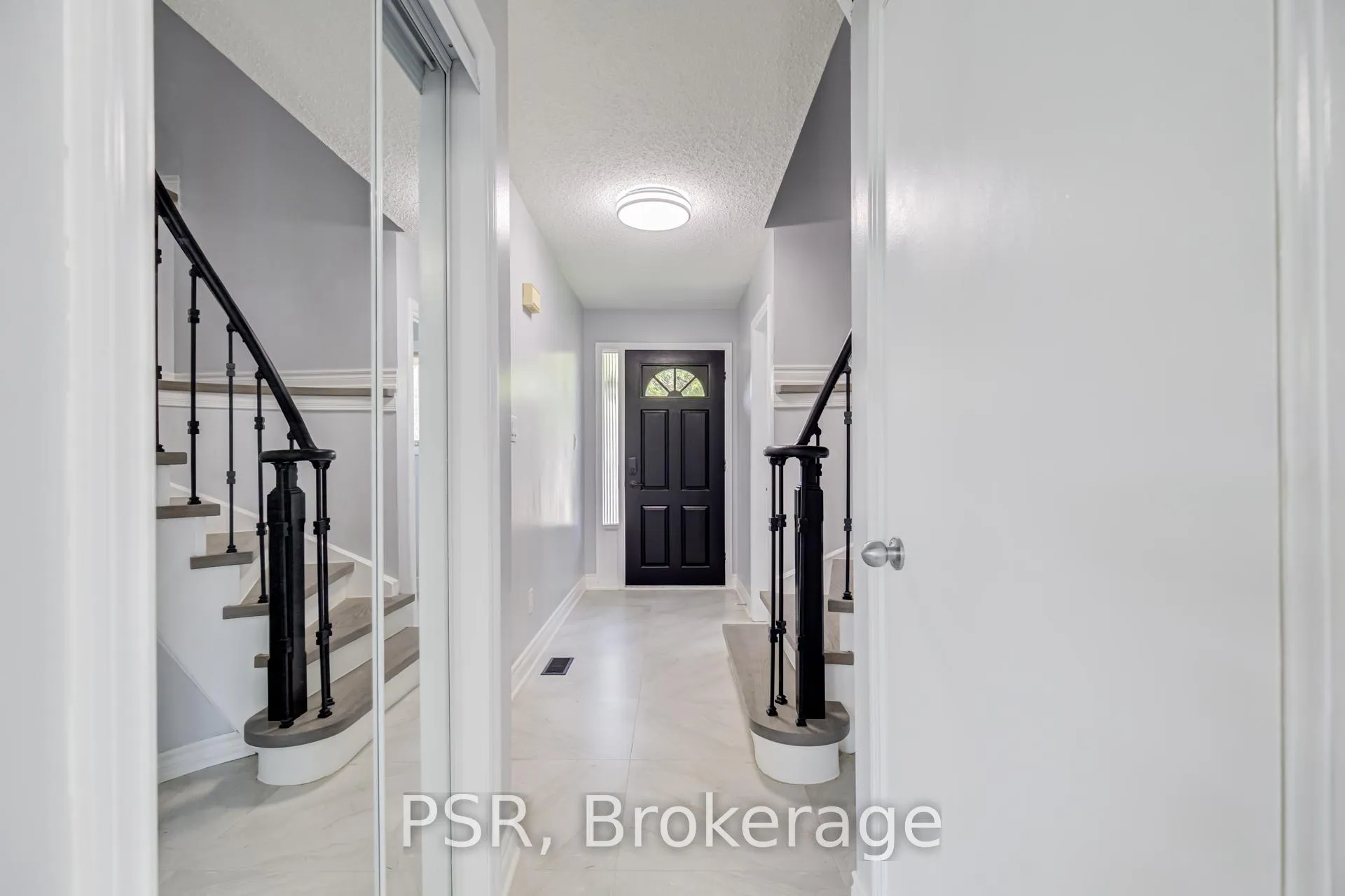 Photo 8 of 166 Adele Crescent, Oshawa, McLaughlin — HOMEH