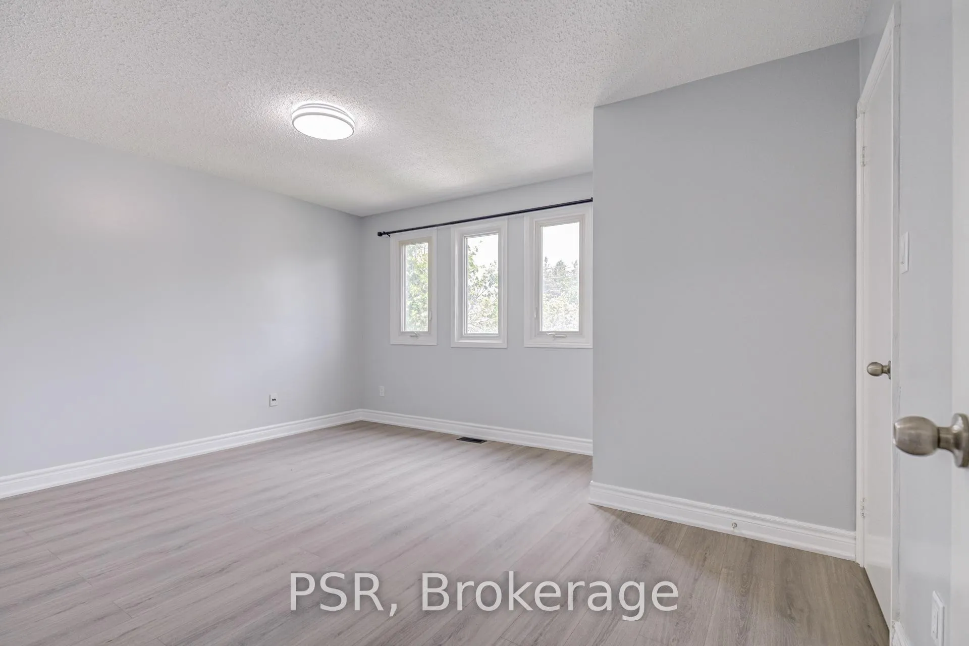 Photo 25 of 166 Adele Crescent, Oshawa, McLaughlin — HOMEH