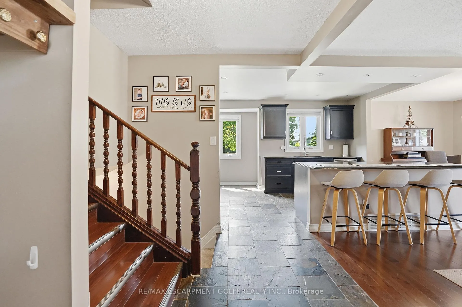 Photo 6 of 2 Loring Crescent, Hamilton, Stoney Creek — HOMEH