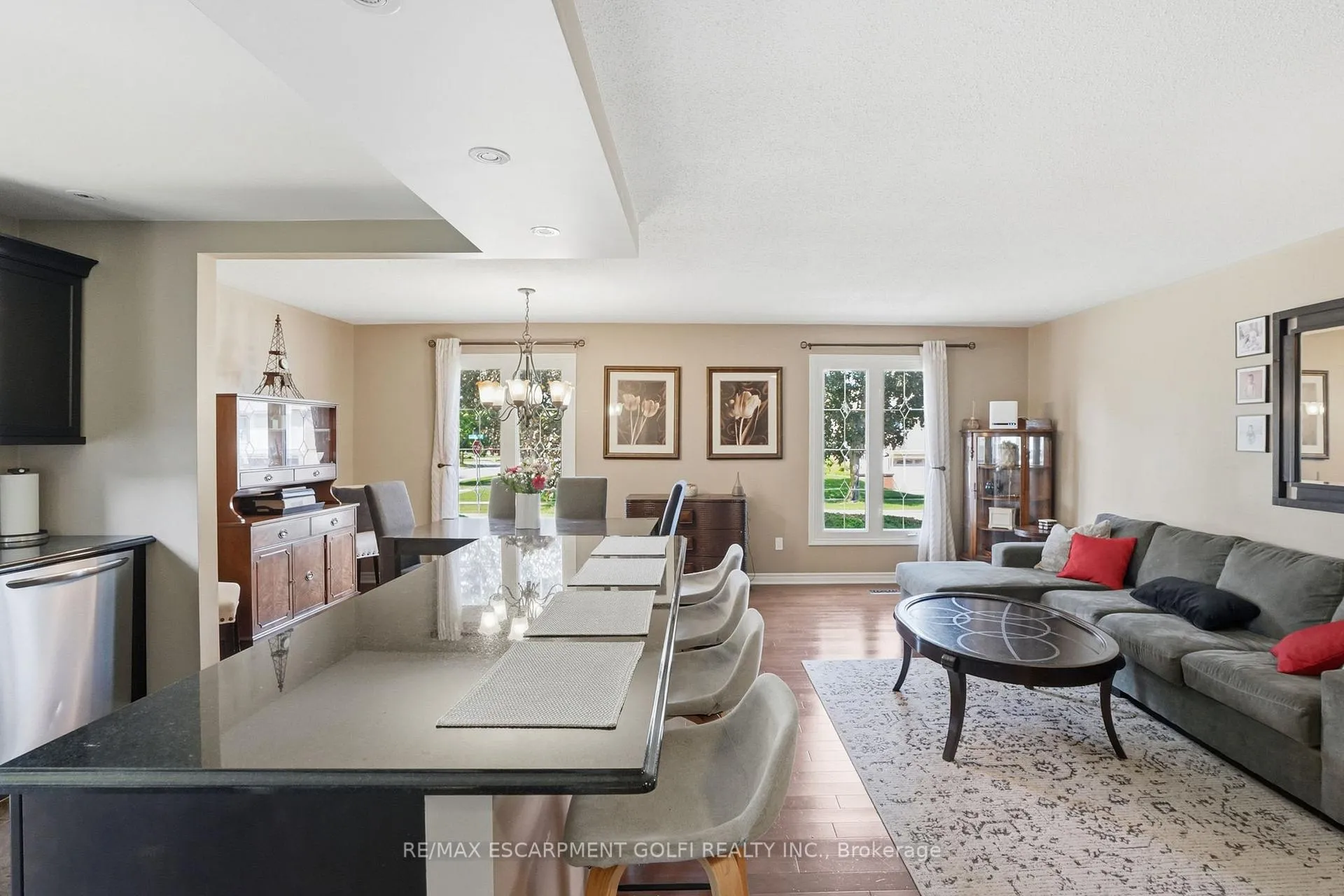 Photo 8 of 2 Loring Crescent, Hamilton, Stoney Creek — HOMEH