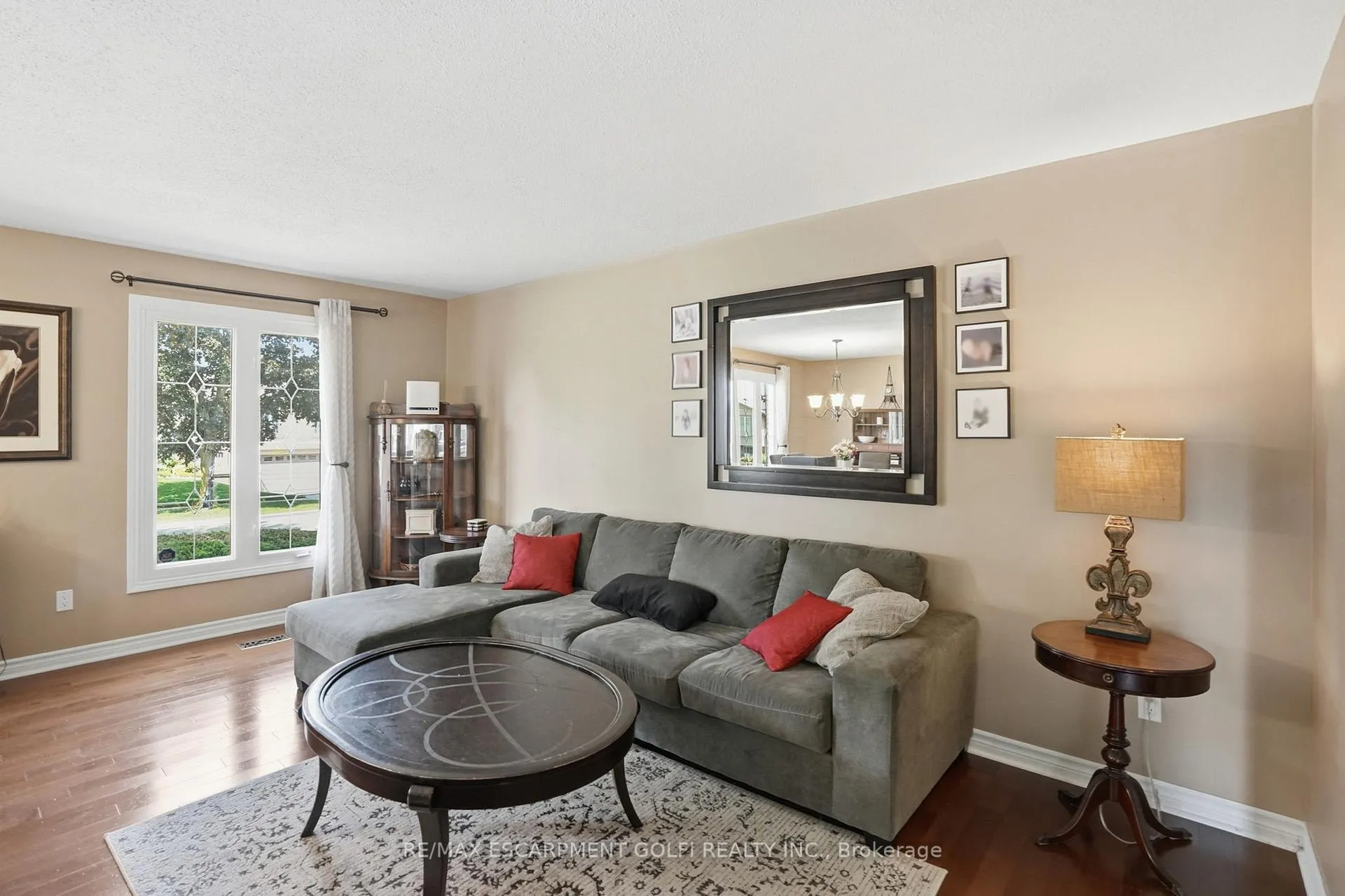 Photo 9 of 2 Loring Crescent, Hamilton, Stoney Creek — HOMEH