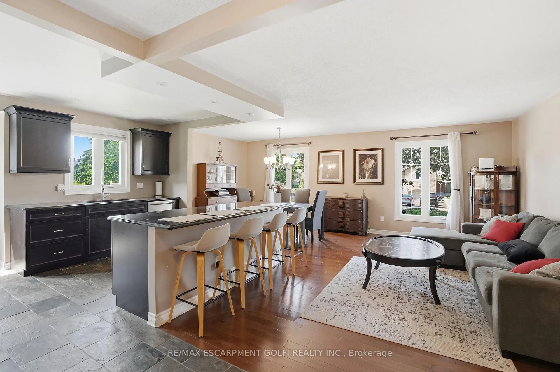 Photo 11 of 2 Loring Crescent, Hamilton, Stoney Creek — HOMEH