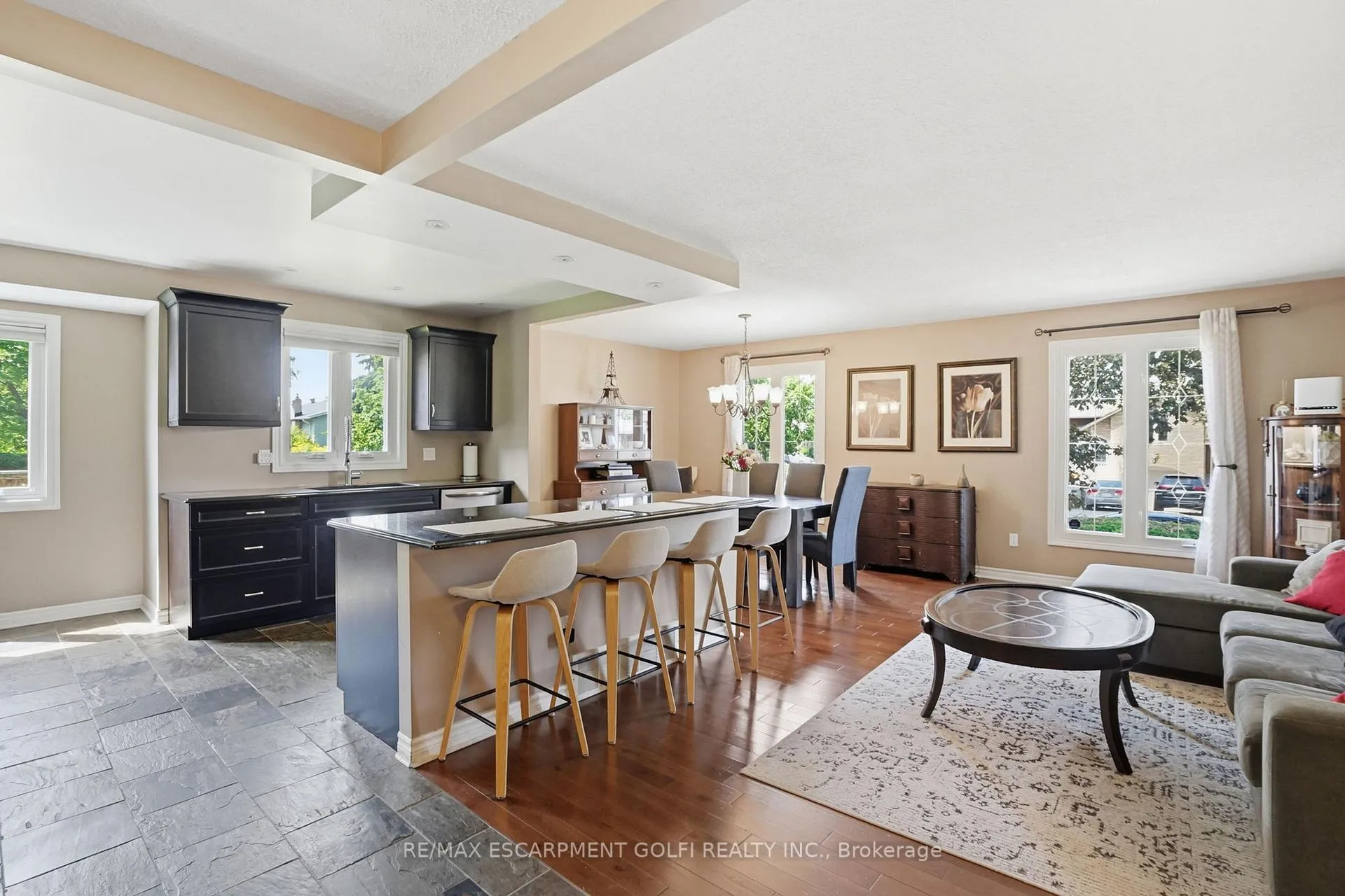 Photo 12 of 2 Loring Crescent, Hamilton, Stoney Creek — HOMEH