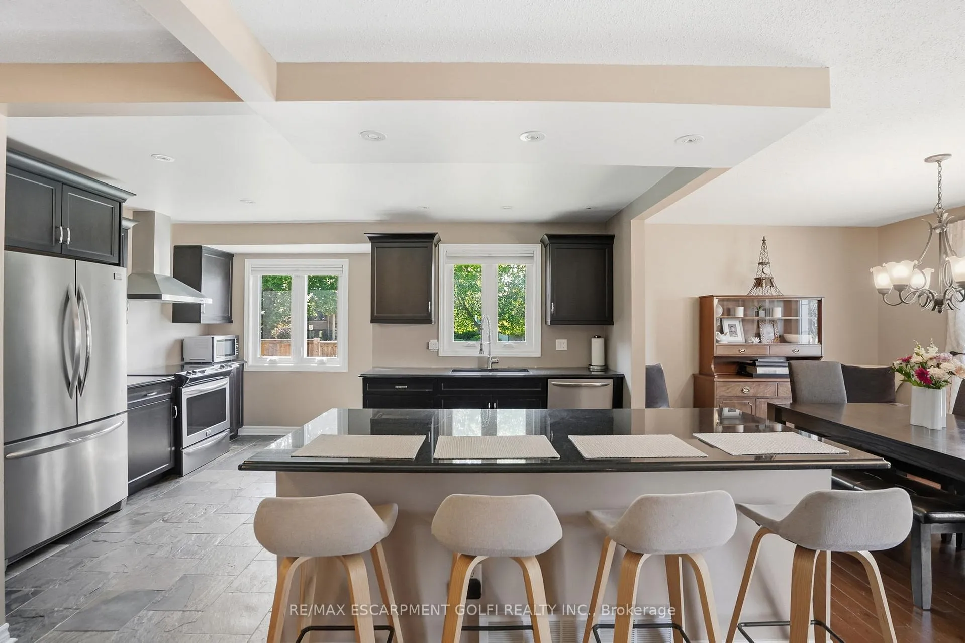 Photo 13 of 2 Loring Crescent, Hamilton, Stoney Creek — HOMEH