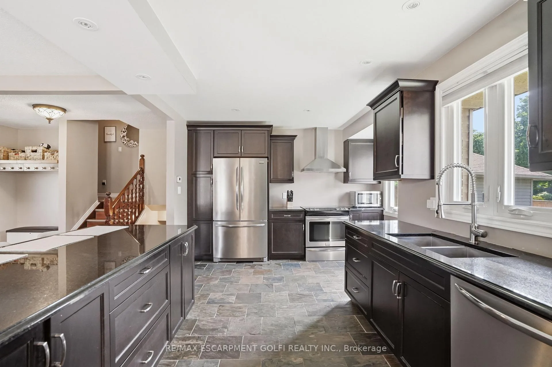 Photo 16 of 2 Loring Crescent, Hamilton, Stoney Creek — HOMEH