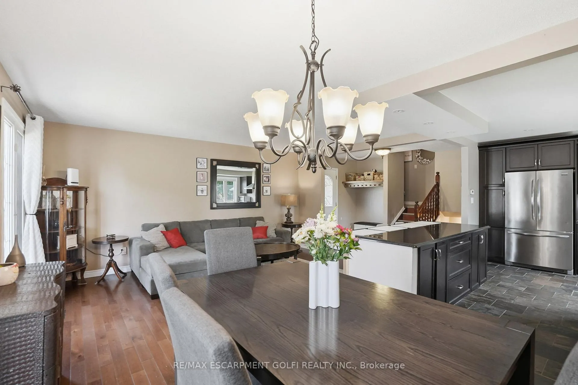 Photo 19 of 2 Loring Crescent, Hamilton, Stoney Creek — HOMEH