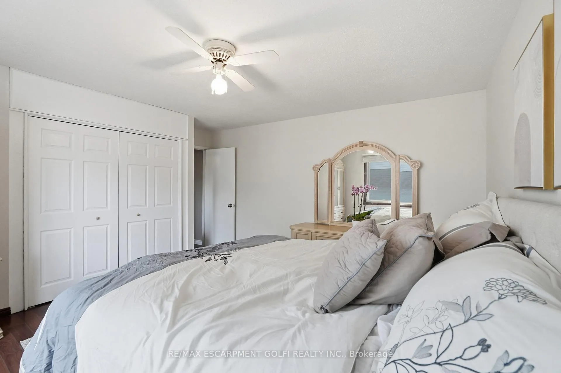 Photo 22 of 2 Loring Crescent, Hamilton, Stoney Creek — HOMEH